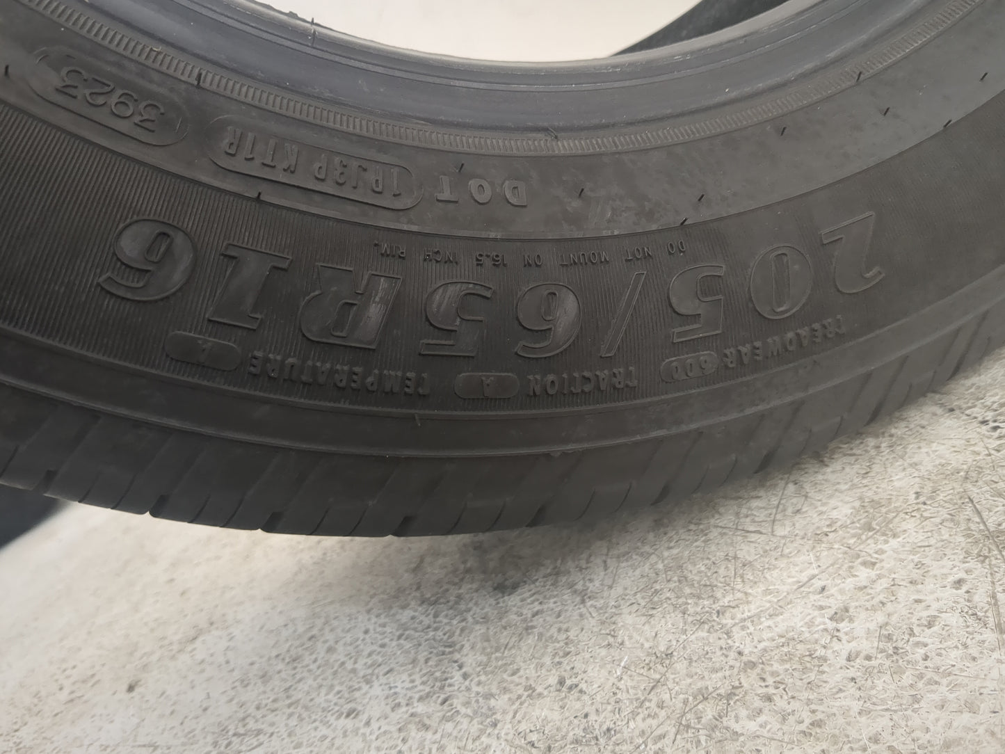Used Tire 205/65R16 GOODYEAR RELIANT ALL SEASON 95H - Tread Depth 7/32 - Oemusedautoparts1.com