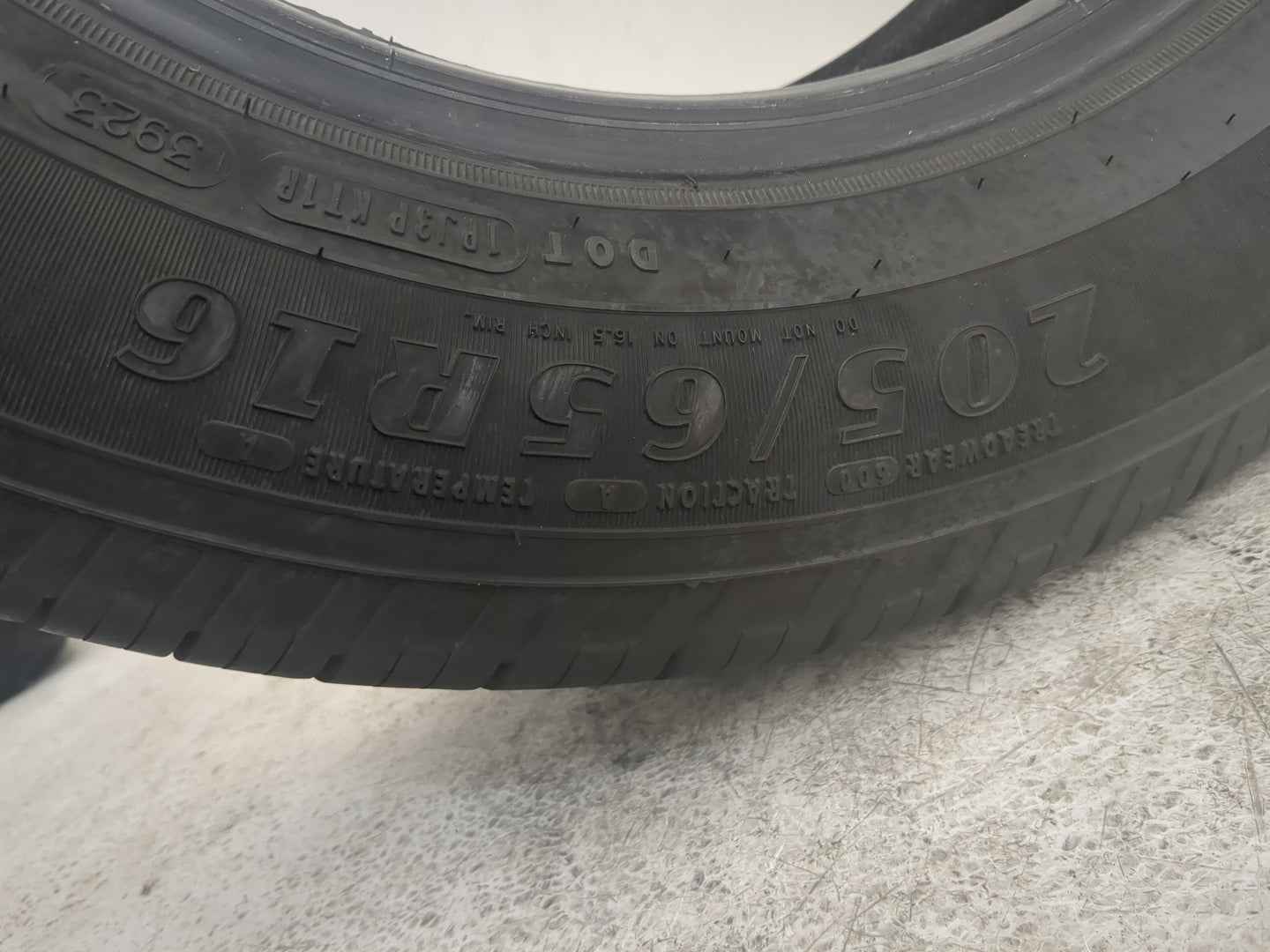Used Tire 205/65R16 GOODYEAR RELIANT ALL SEASON 95H - Tread Depth 7/32 - Oemusedautoparts1.com
