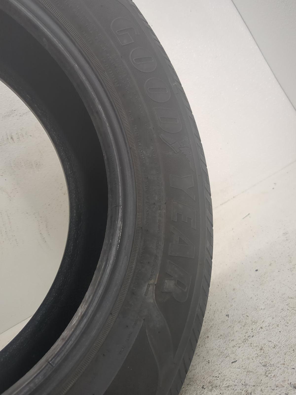 Used Tire 205/65R16 GOODYEAR RELIANT ALL SEASON 95H - Tread Depth 7/32 - Oemusedautoparts1.com