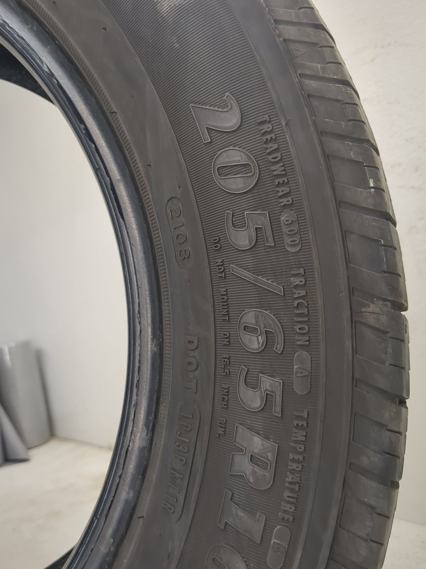 Used Tire 205/65R16 GOODYEAR RELIANT ALL SEASON 95H - Tread Depth 7/32 - Oemusedautoparts1.com