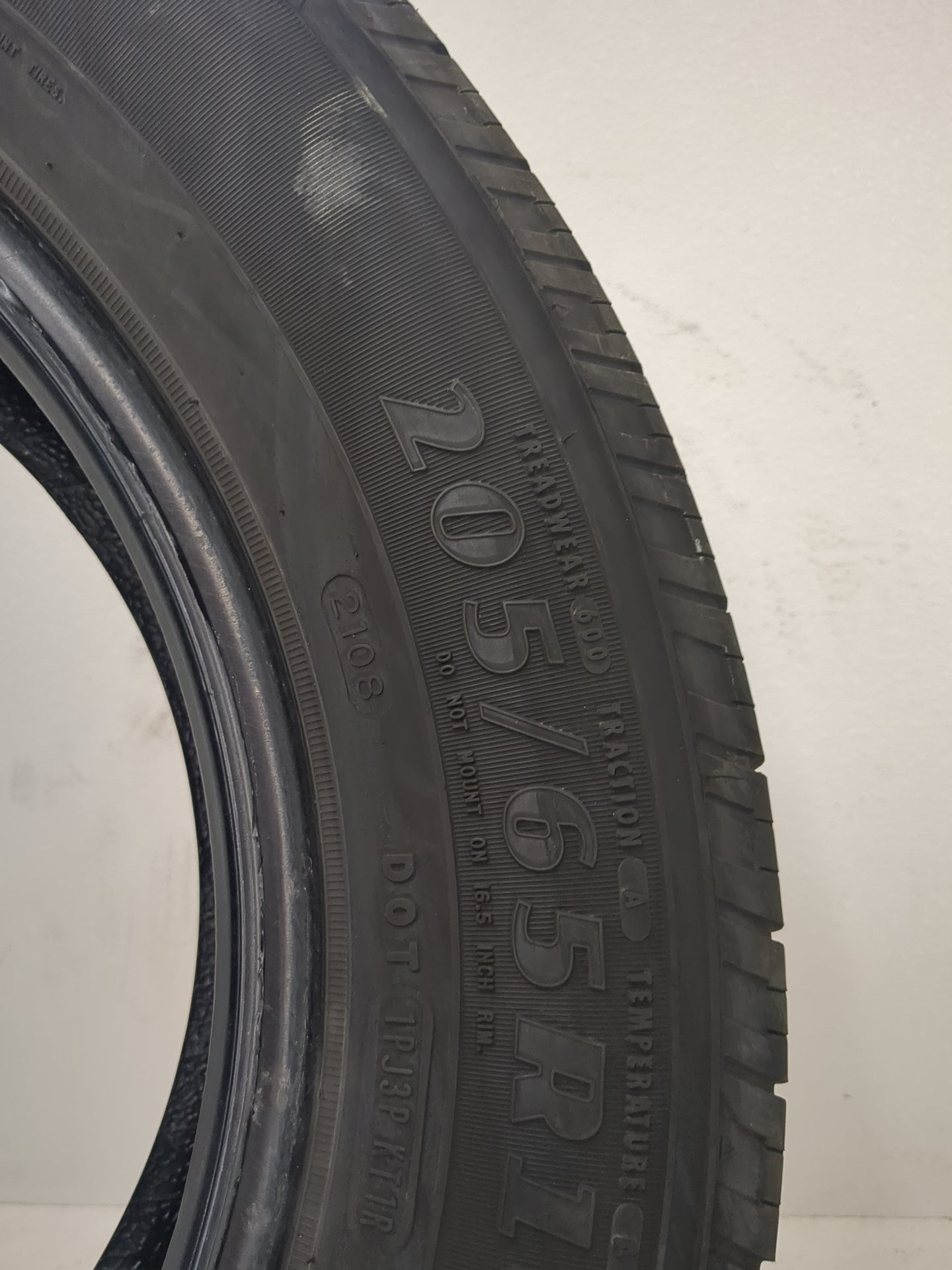 Used Tire 205/65R16 GOODYEAR RELIANT ALL SEASON 95H - Tread Depth 7/32 - Oemusedautoparts1.com