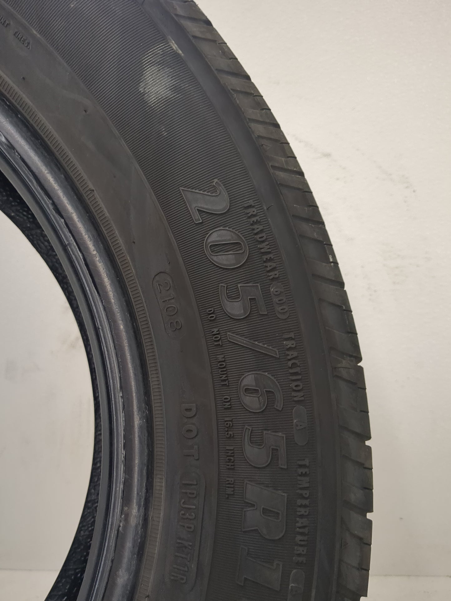 Used Tire 205/65R16 GOODYEAR RELIANT ALL SEASON 95H - Tread Depth 7/32 - Oemusedautoparts1.com