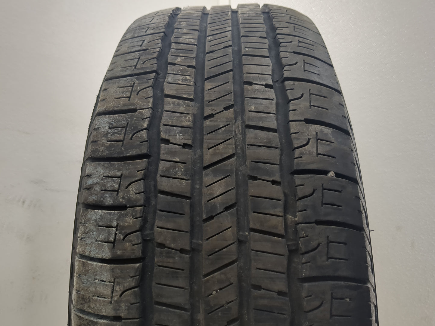 Used Tire 205/65R16 GOODYEAR RELIANT ALL SEASON 95H - Tread Depth 7/32 - Oemusedautoparts1.com