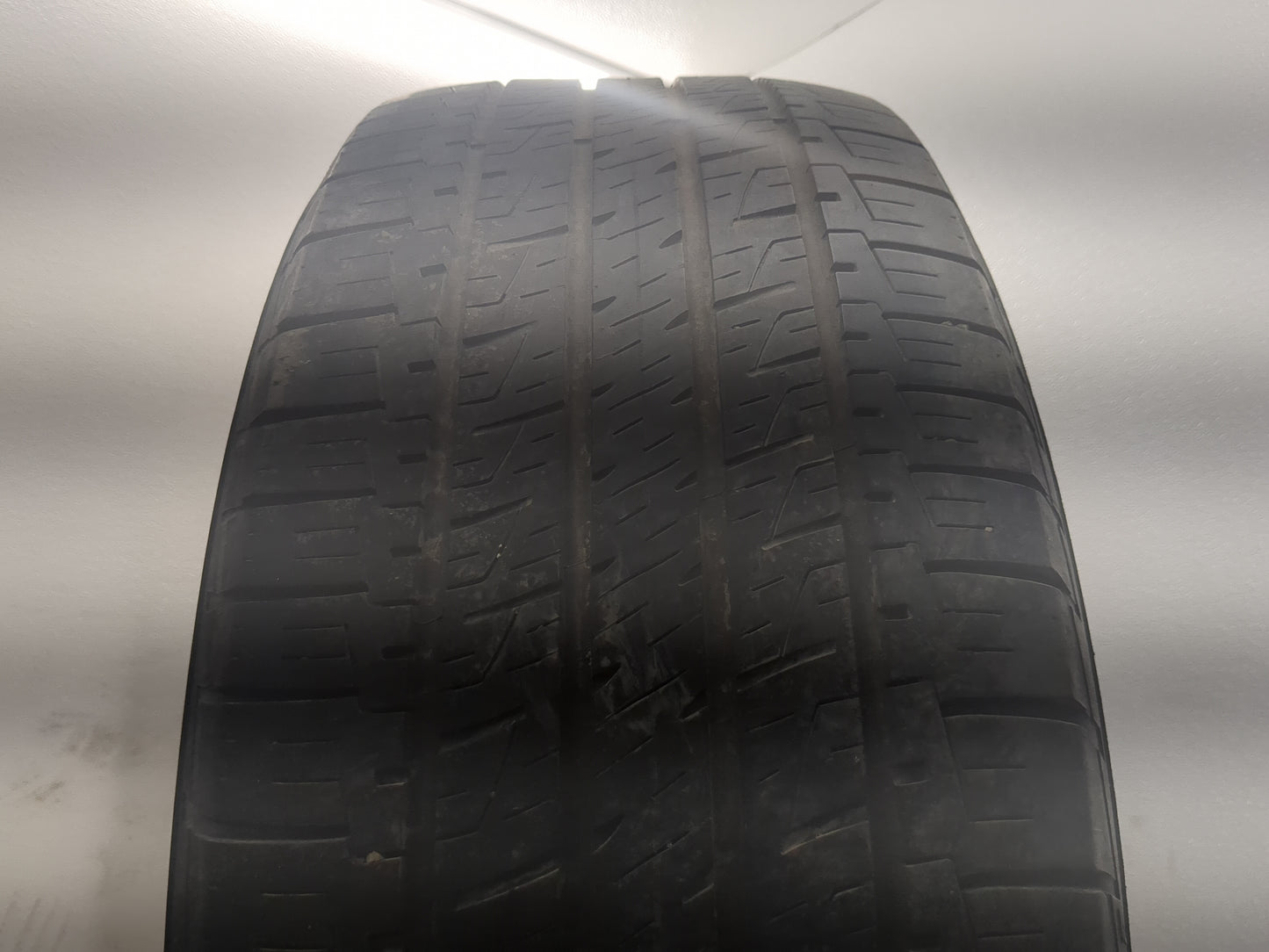 Used Tire 255/55R20 GOODYEAR ASSURANCE MAXLIFE 107H - Tread Depth 8/32 - Oemusedautoparts1.com