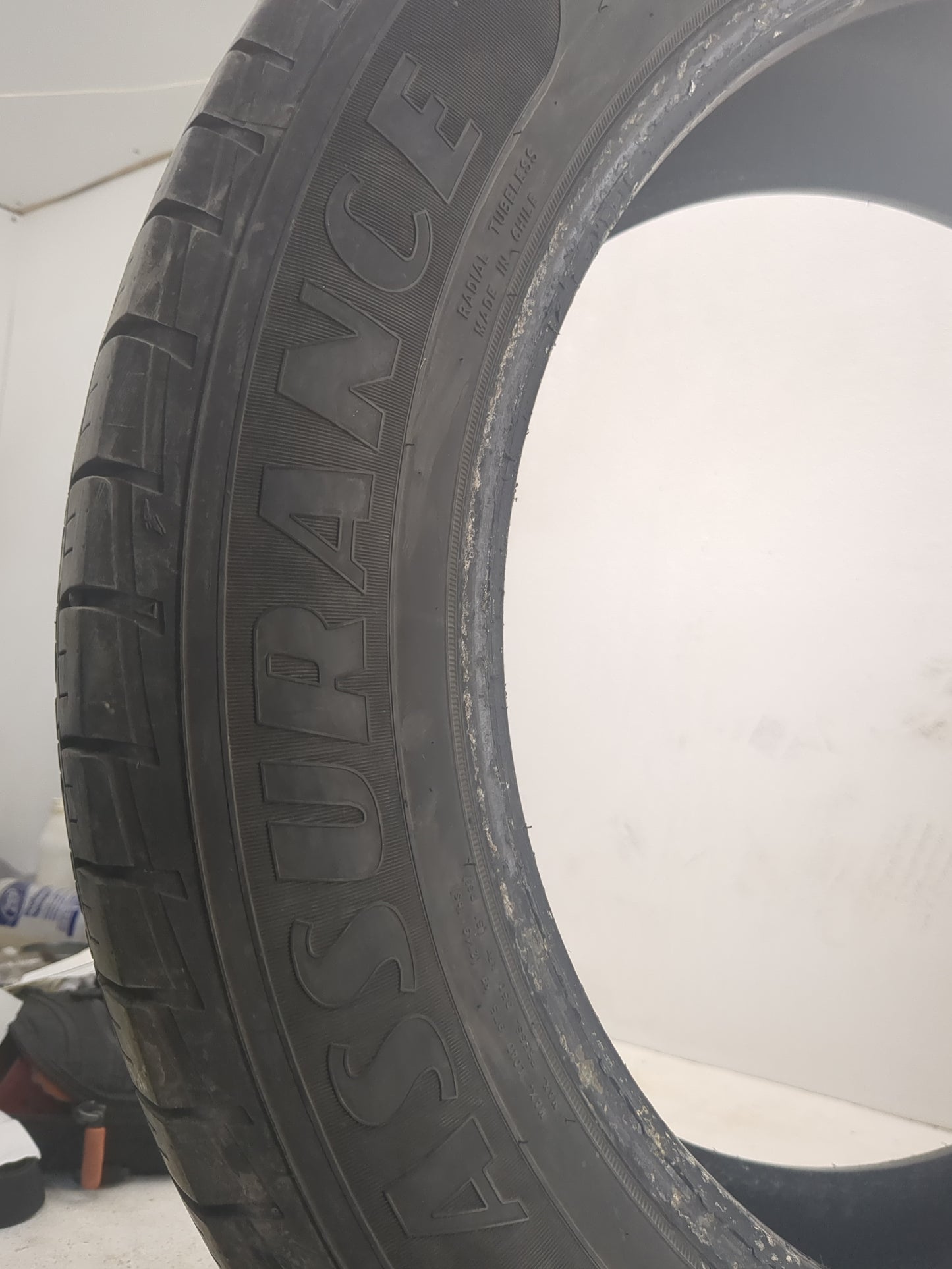 Used Tire 255/55R20 GOODYEAR ASSURANCE MAXLIFE 107H - Tread Depth 8/32 - Oemusedautoparts1.com