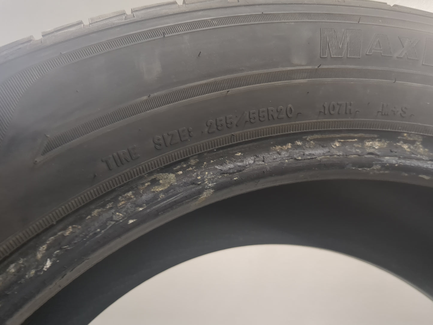Used Tire 255/55R20 GOODYEAR ASSURANCE MAXLIFE 107H - Tread Depth 8/32 - Oemusedautoparts1.com
