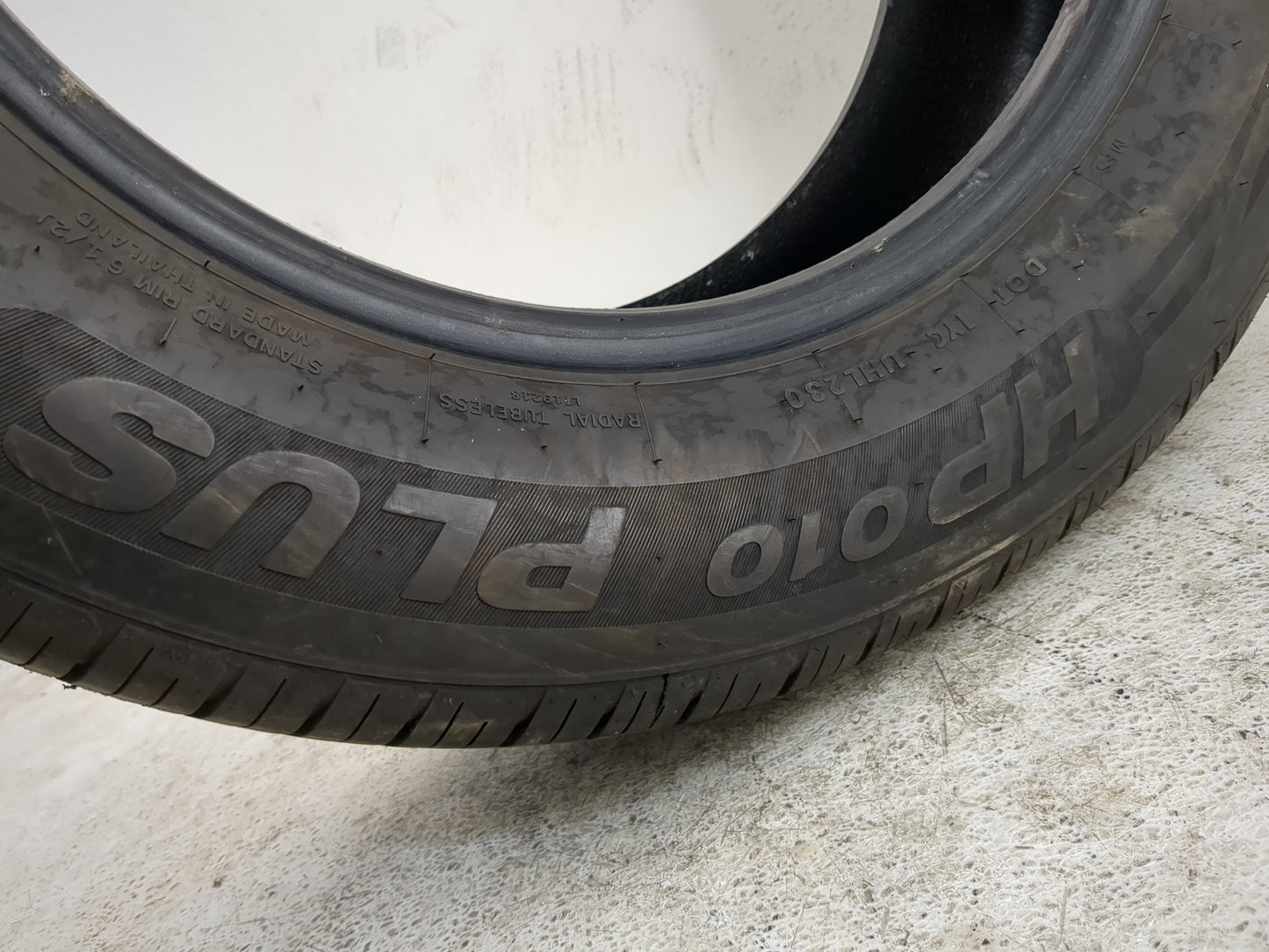 Used Tire 225/65R17 CROSWIND HP010 PLUS 102H - Tread Depth 9/32 - Oemusedautoparts1.com