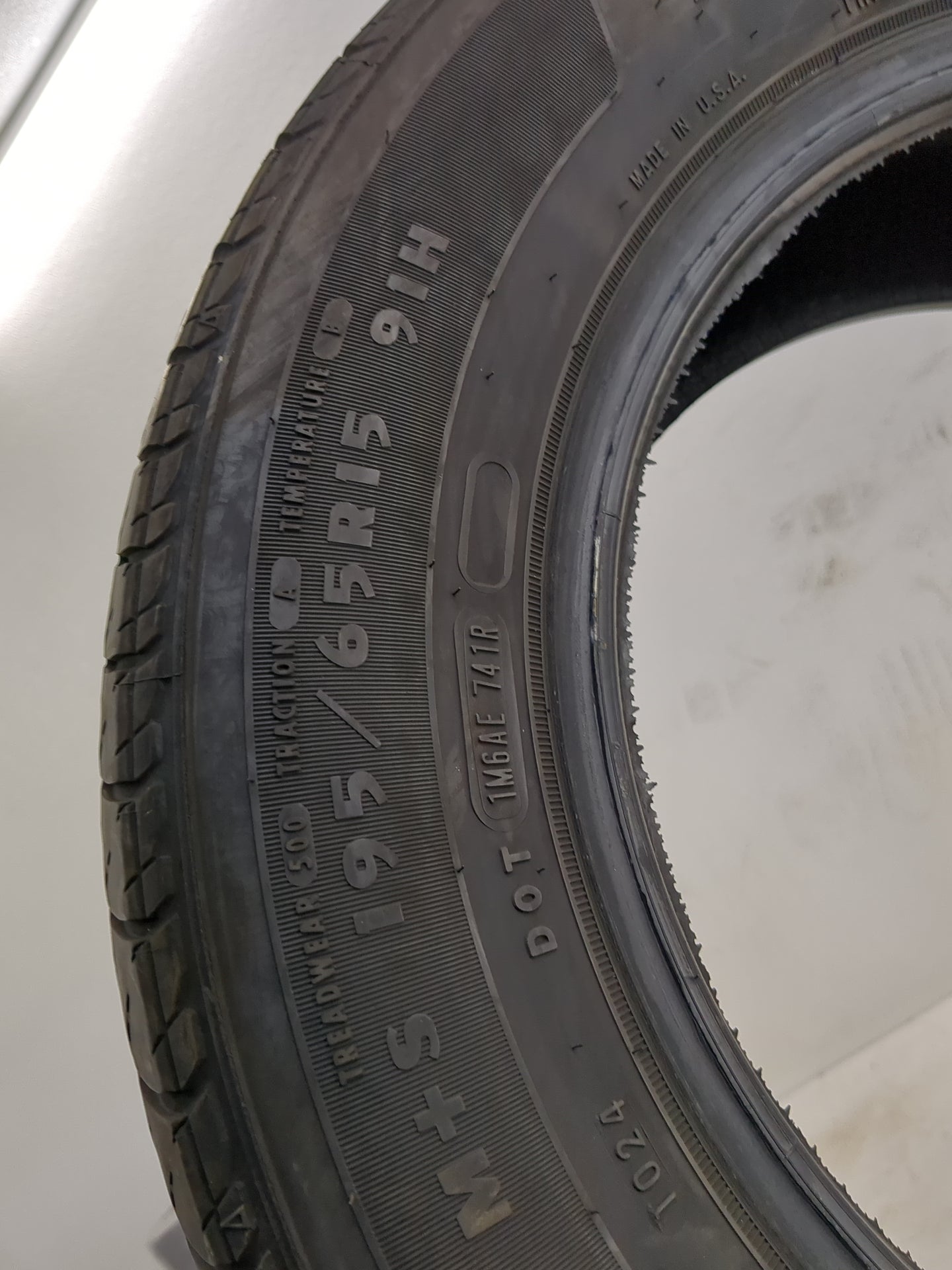 Used Tire 105/65R15 DOUGLAS TOURING A/S 91H - Tread Depth 6/32 - Oemusedautoparts1.com