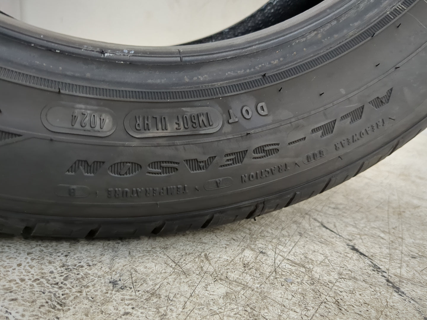 Used Tire 205/55R16 GODYEAR ASSURANCE 91H - Tread Depth 9.5/32 - Oemusedautoparts1.com
