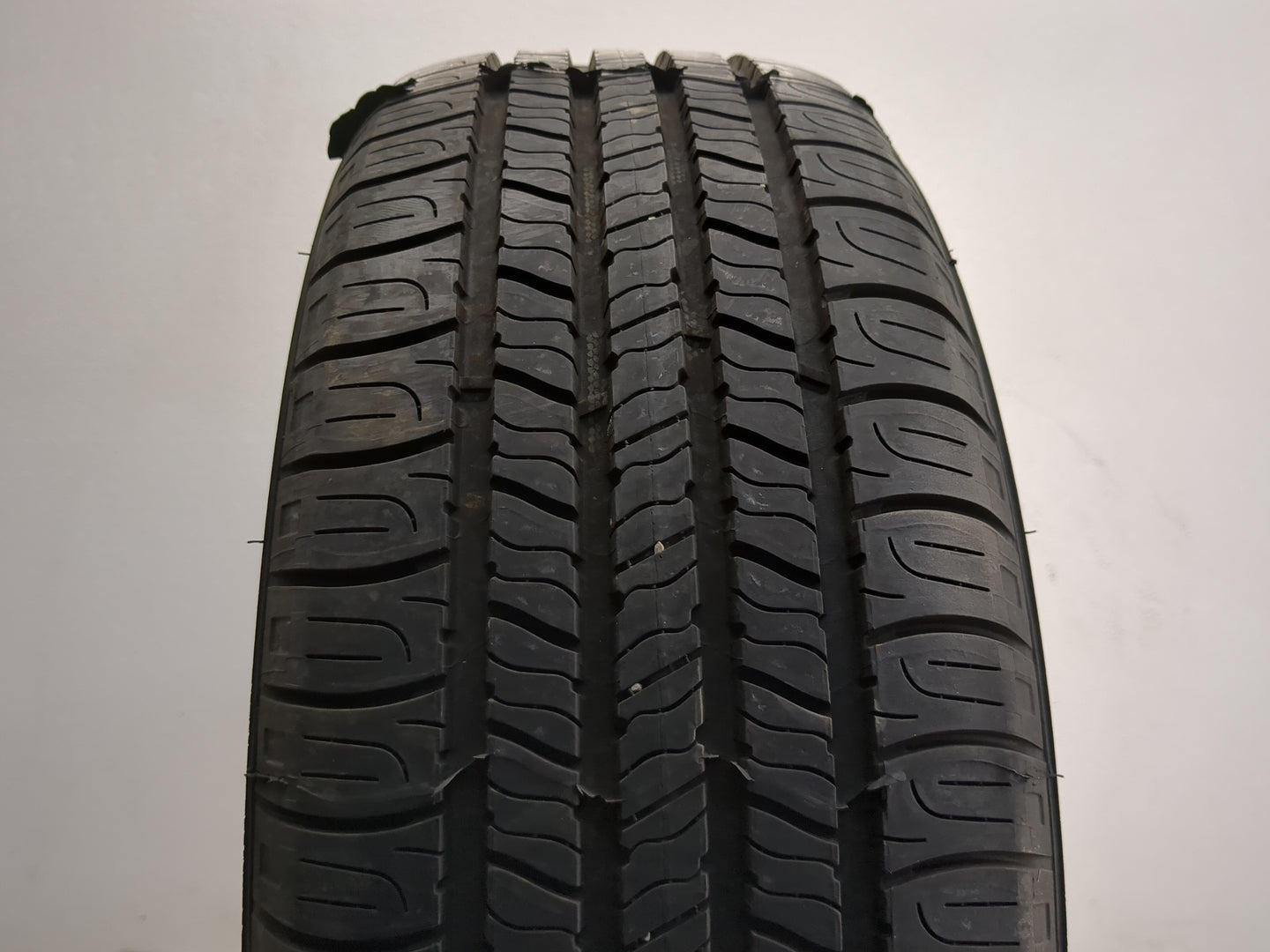 Used Tire 205/55R16 GODYEAR ASSURANCE 91H - Tread Depth 9.5/32 - Oemusedautoparts1.com