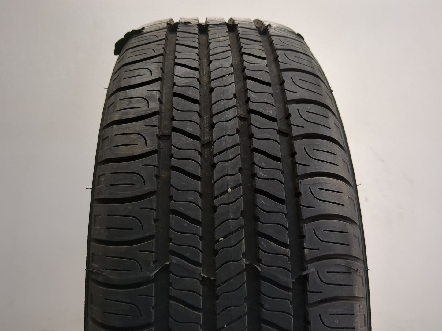 Used Tire 205/55R16 GODYEAR ASSURANCE 91H - Tread Depth 9.5/32 - Oemusedautoparts1.com