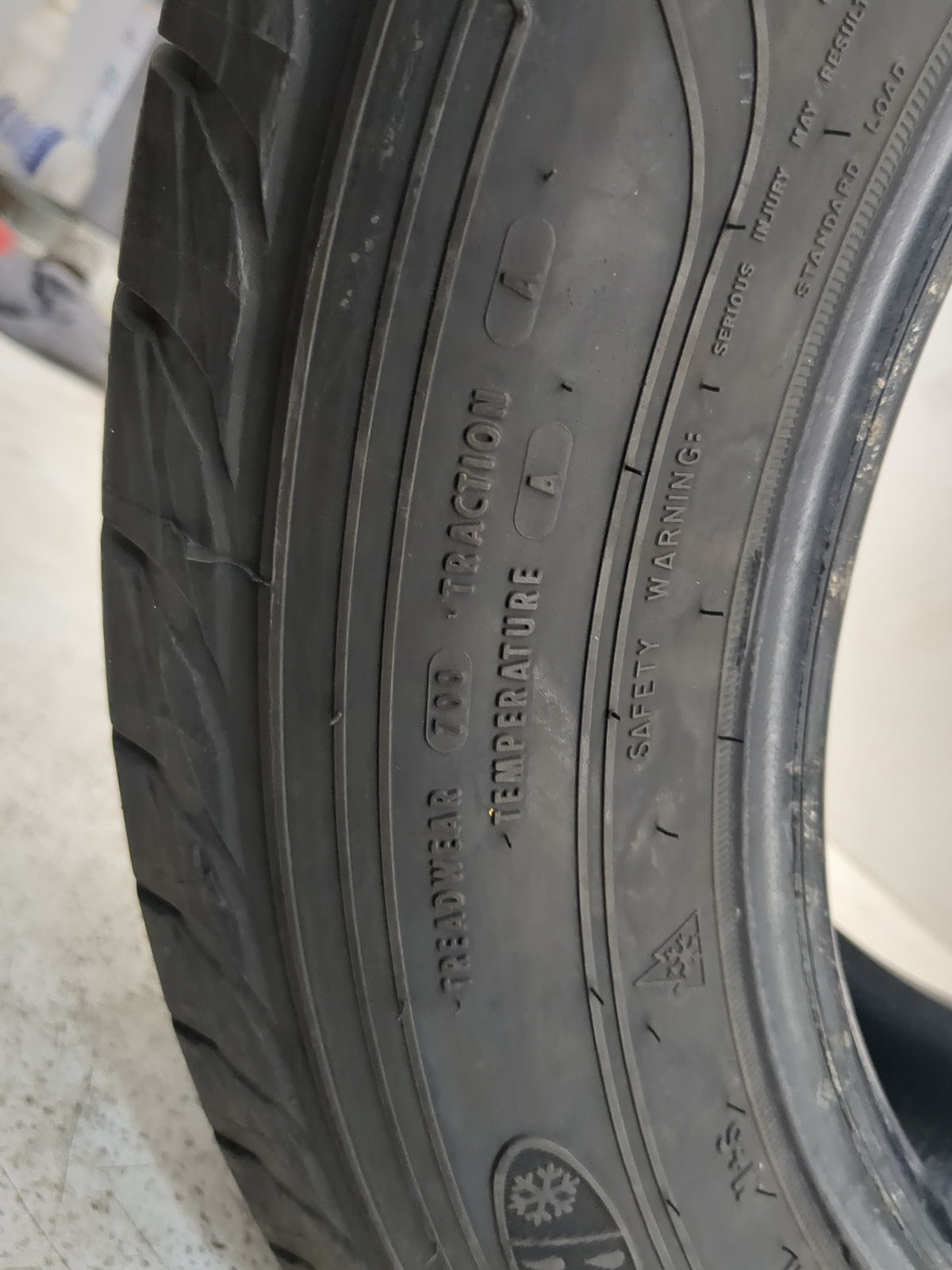 Used Tire 225/60R17 GOODYEAR ASSURANCE WEATHERREADY 99H - Tread Depth 9.5/32 - Oemusedautoparts1.com