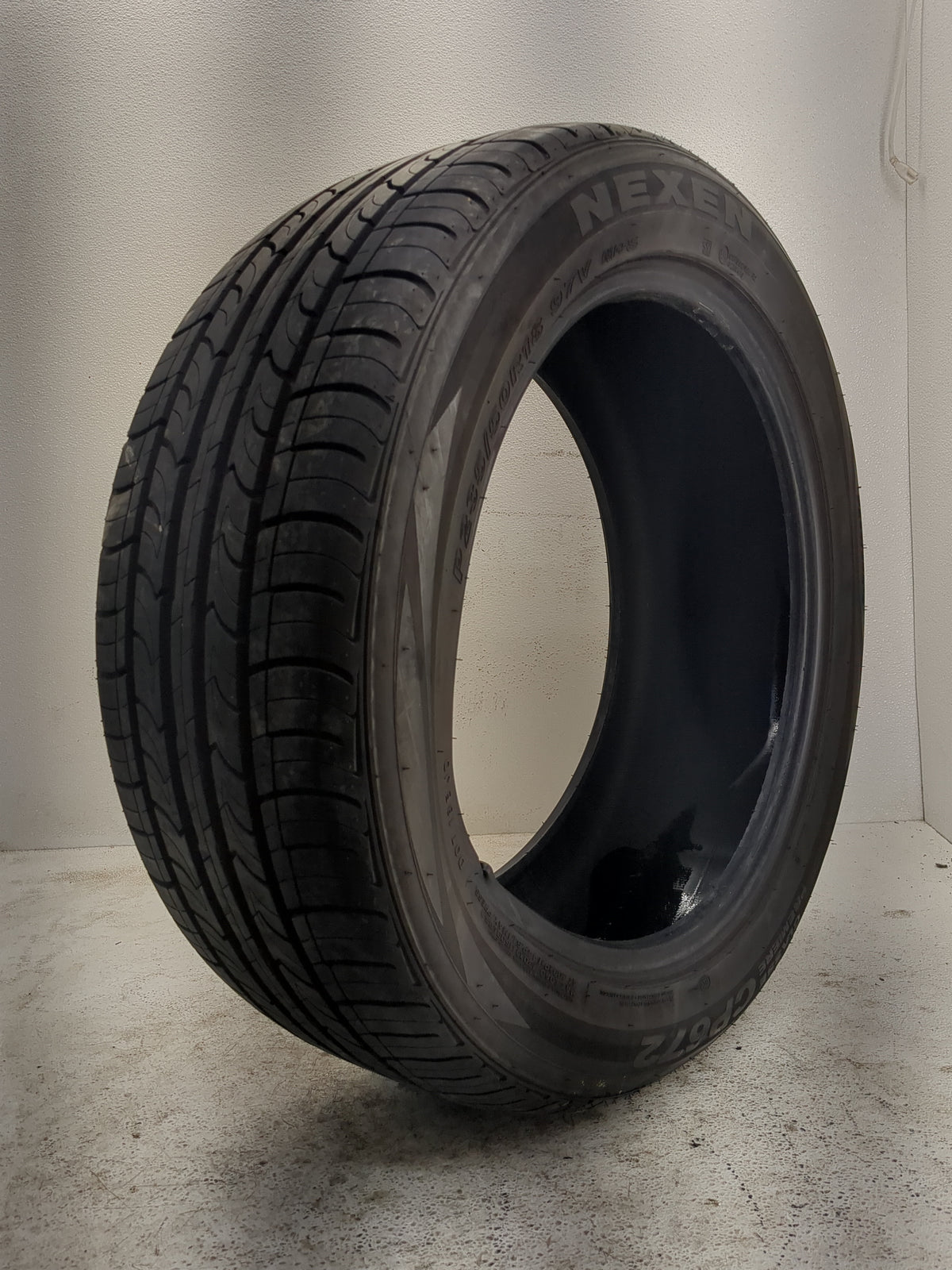 Used Tire P235/50R18 NEXEN CP672 97V - Tread Depth 10/32 - Oemusedautoparts1.com