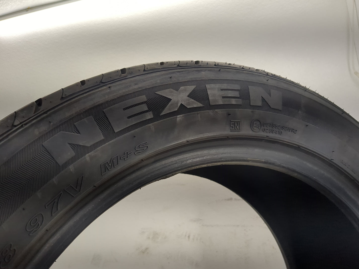 Used Tire P235/50R18 NEXEN CP672 97V - Tread Depth 10/32 - Oemusedautoparts1.com