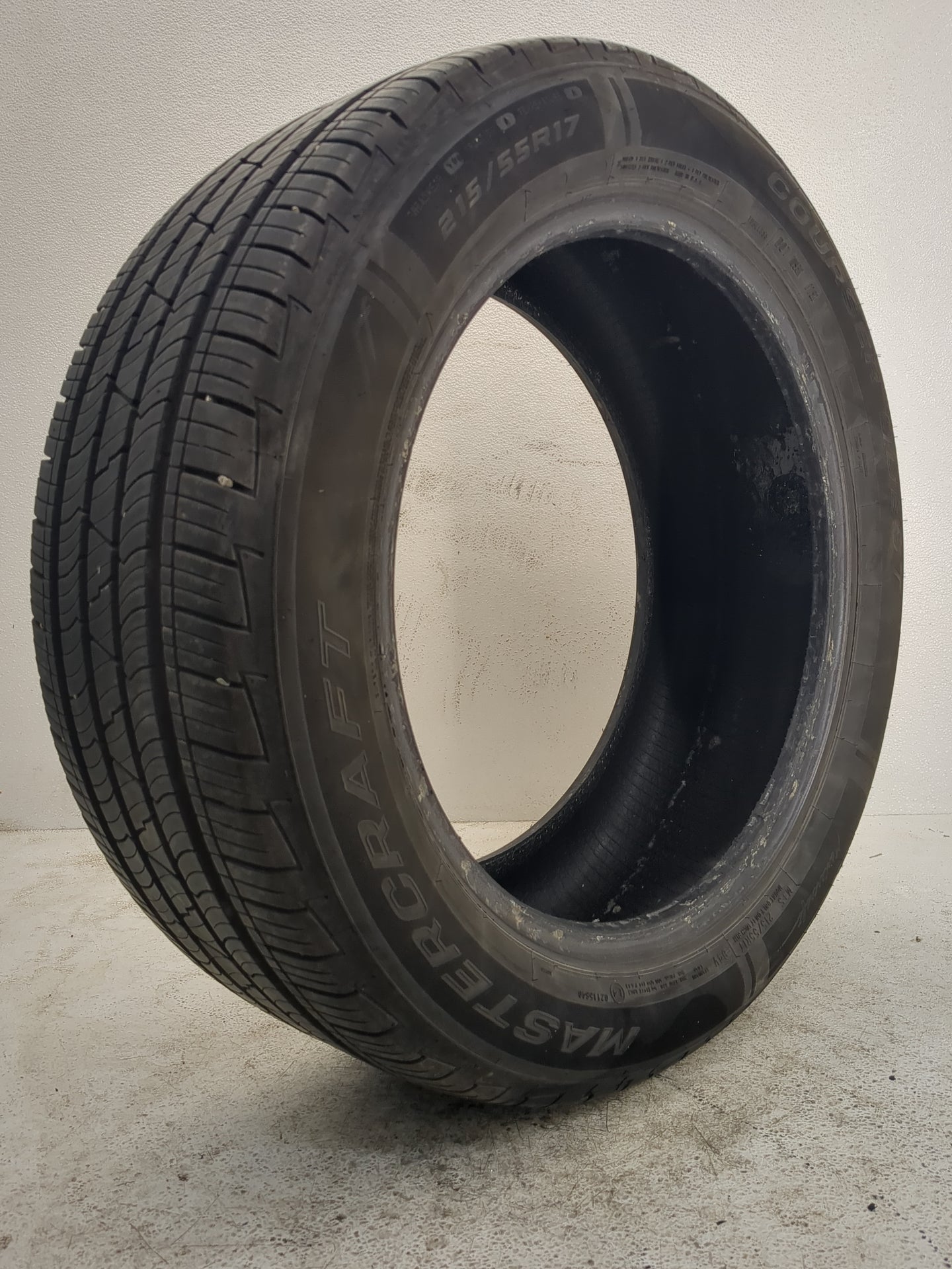 Used Tire 215/55R17 MASTERCRAFT COURSER QUEST 94V - Tread Depth 9/32 - Oemusedautoparts1.com