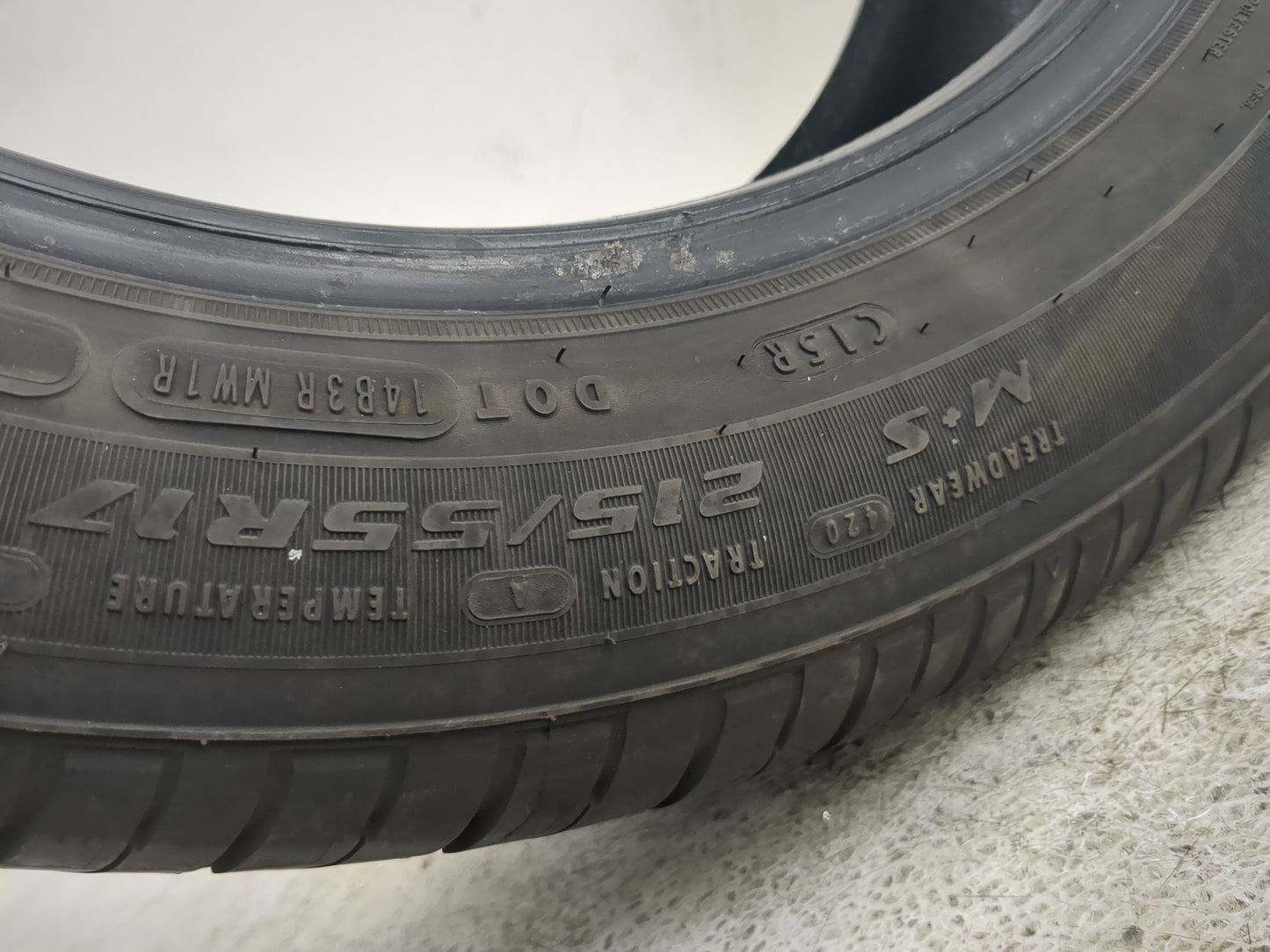 Used Tire 215/55R17 DOUGLAS PERFORMANCE 94V - Tread Depth 8/32 - Oemusedautoparts1.com