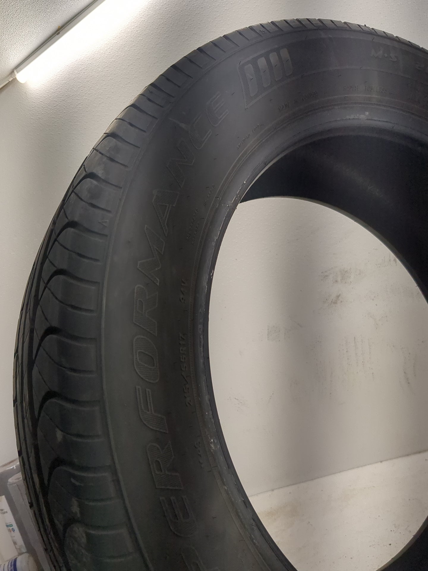 Used Tire 215/55R17 DOUGLAS PERFORMANCE 94V - Tread Depth 8/32 - Oemusedautoparts1.com