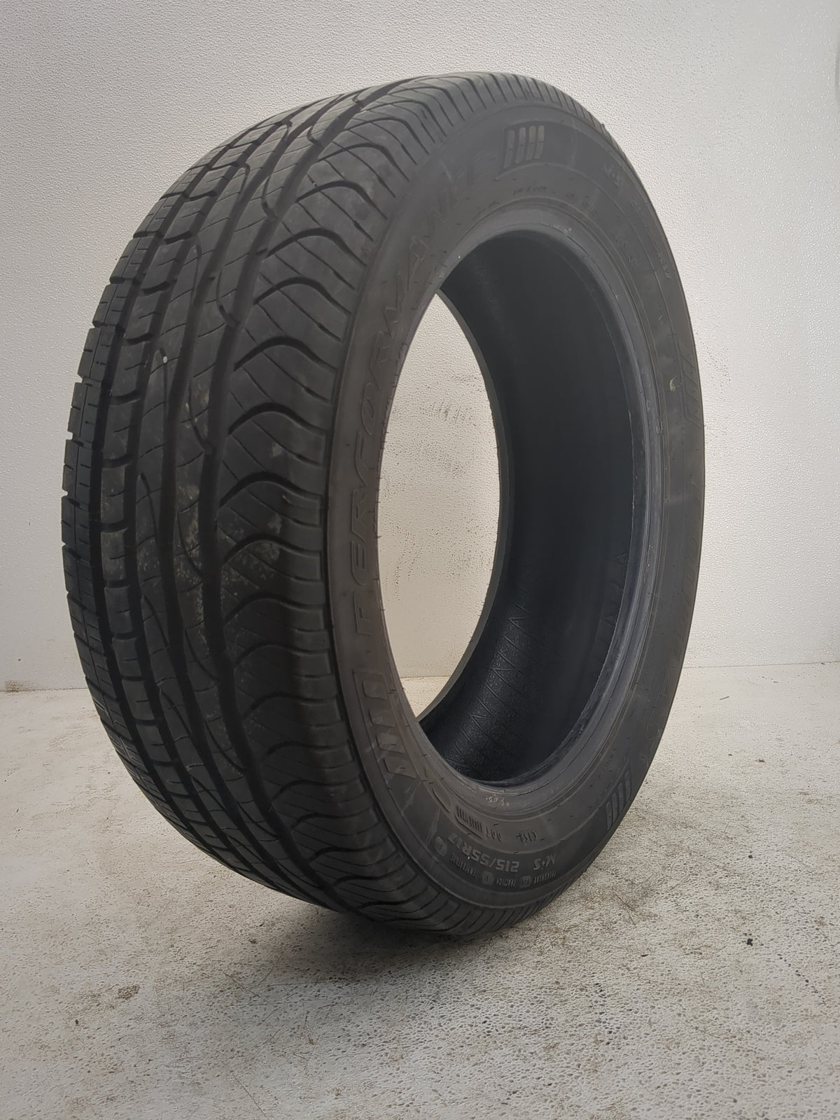 Used Tire 215/55R17 DOUGLAS PERFORMANCE 94V - Tread Depth 8/32 - Oemusedautoparts1.com