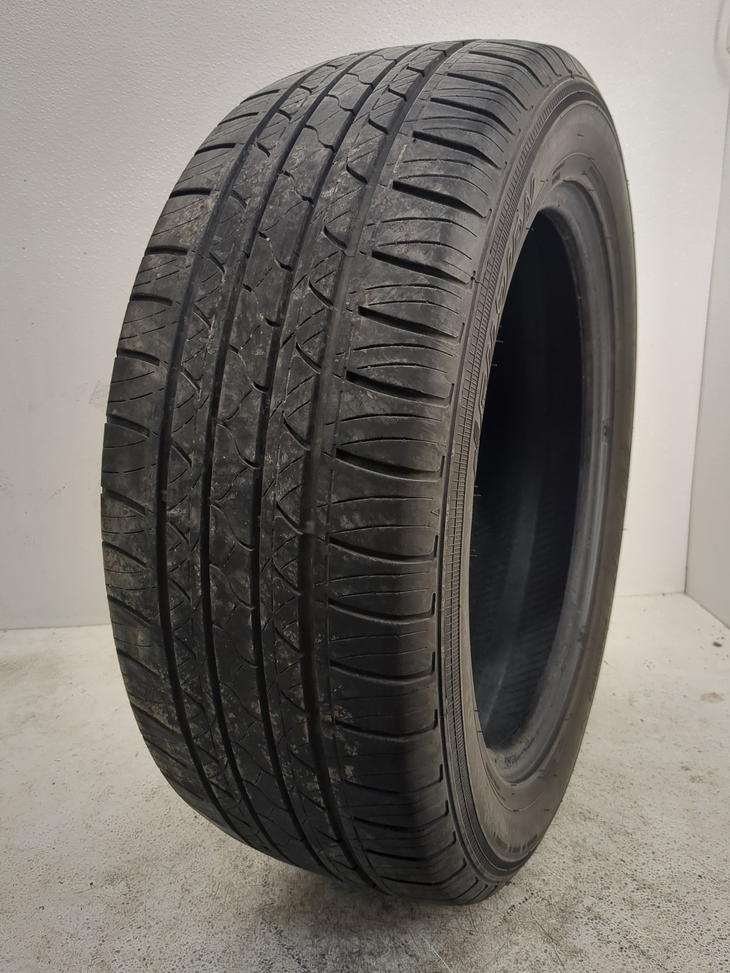 Used Tire 235/55R18 FUZION 235/55R18 100V - Tread Depth 8/32 - Oemusedautoparts1.com