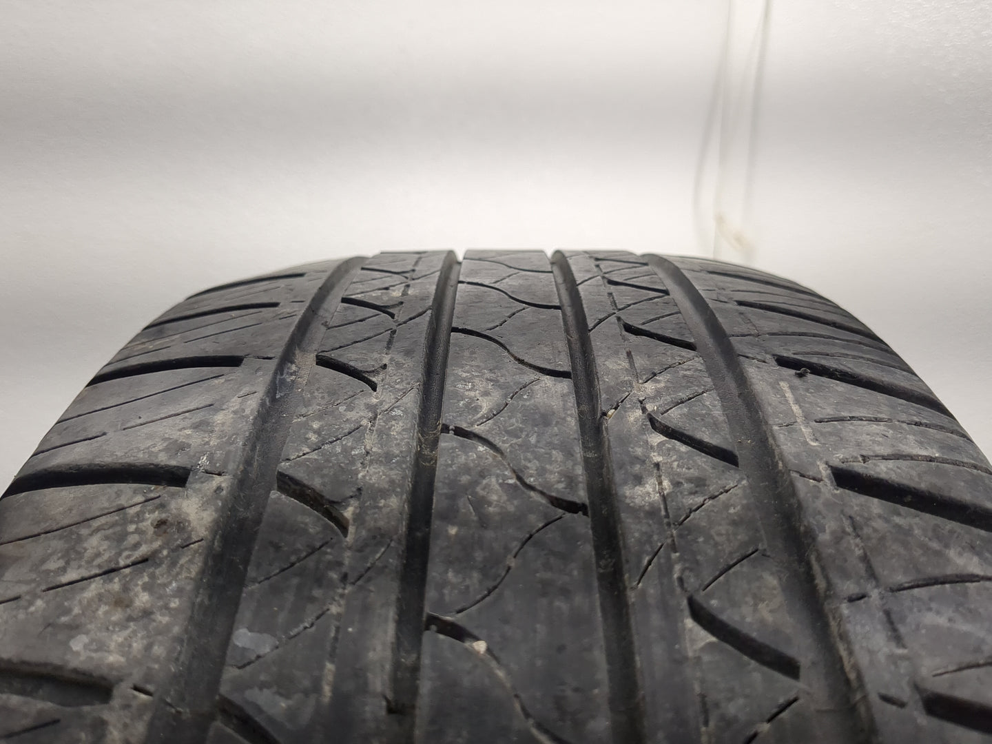 Used Tire 235/55R18 FUZION 235/55R18 100V - Tread Depth 8/32 - Oemusedautoparts1.com