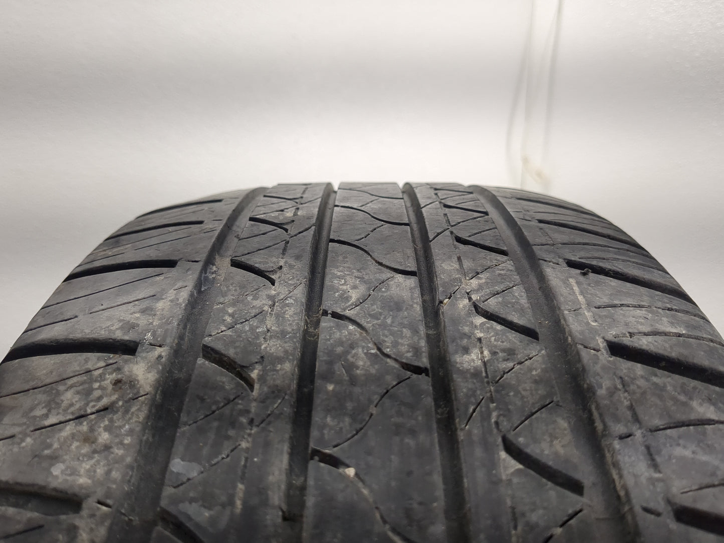 Used Tire 235/55R18 FUZION 235/55R18 100V - Tread Depth 8/32 - Oemusedautoparts1.com