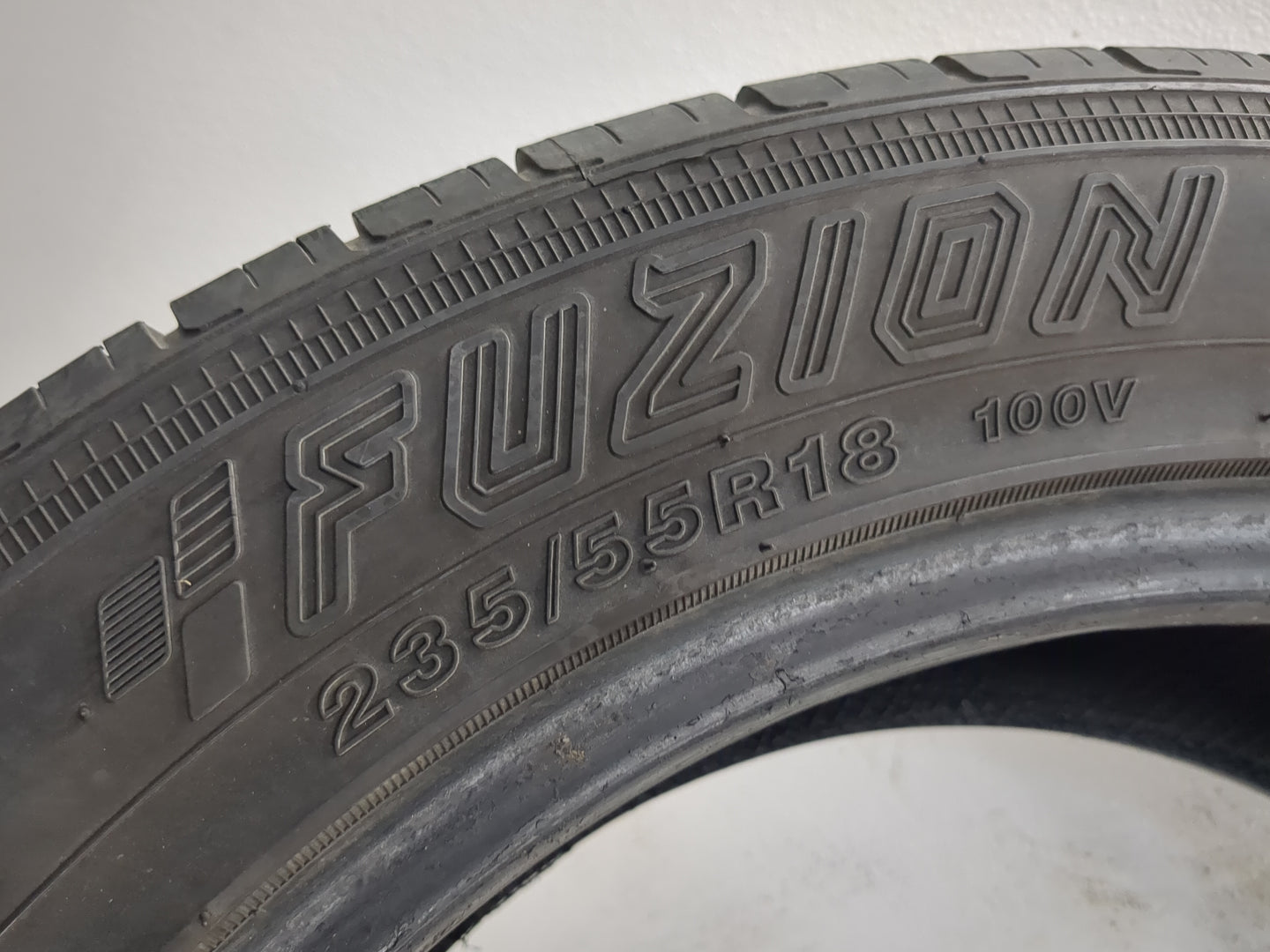 Used Tire 235/55R18 FUZION 235/55R18 100V - Tread Depth 8/32 - Oemusedautoparts1.com