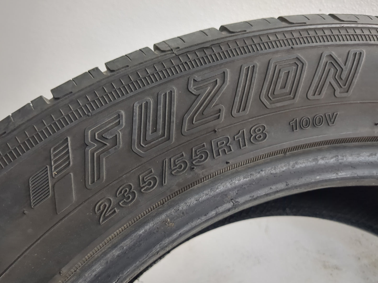 Used Tire 235/55R18 FUZION 235/55R18 100V - Tread Depth 8/32 - Oemusedautoparts1.com