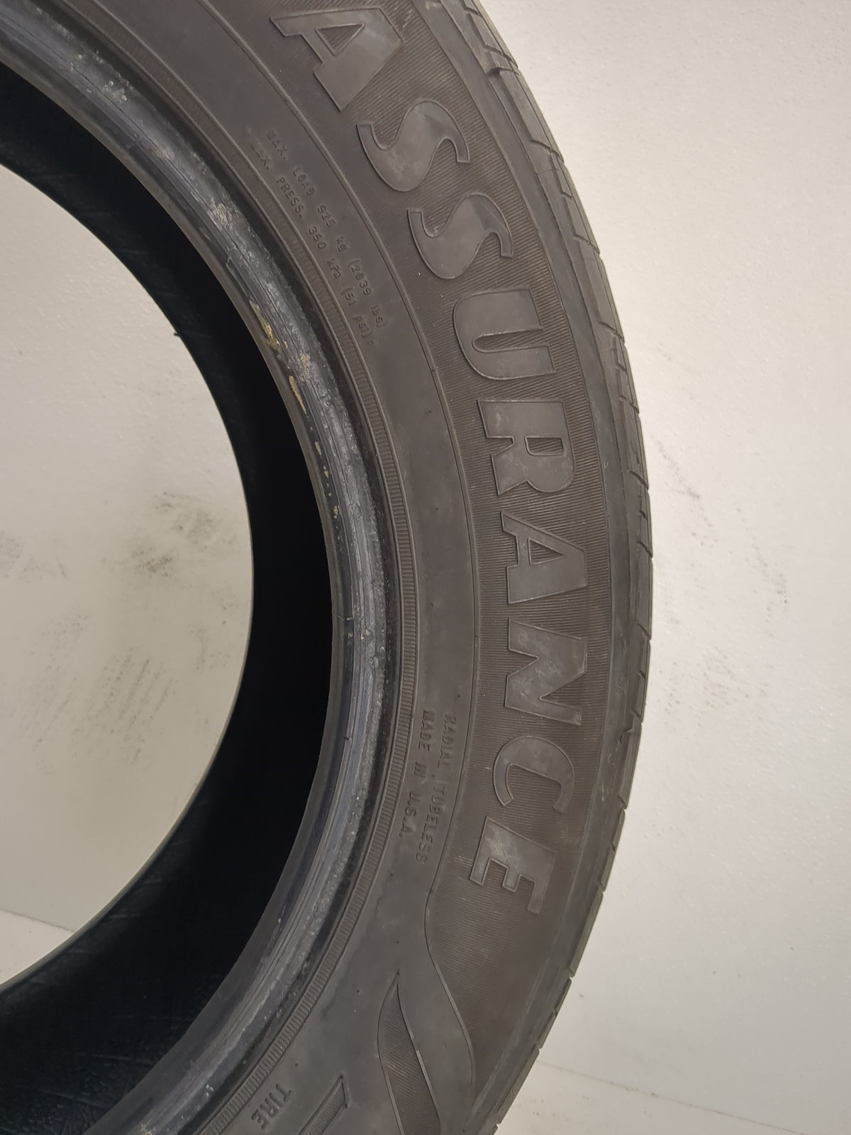 Used Tire 245/60R18 GOOD YEAR ASSURANCE 105T - Tread Depth 8.5/32 - Oemusedautoparts1.com