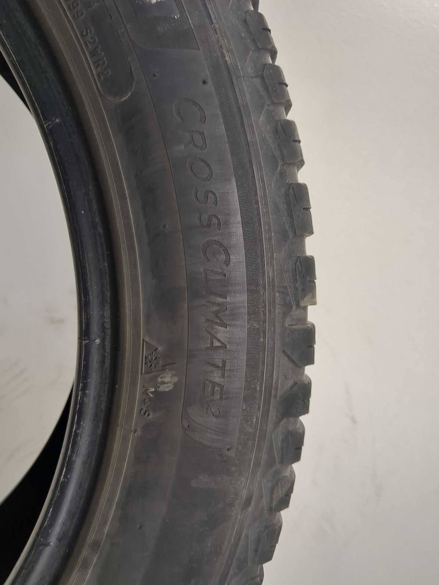 Used Tire 235/50R18 MICHELIN CROSS CLIMATE 2 97H - Tread Depth 6/32 - Oemusedautoparts1.com