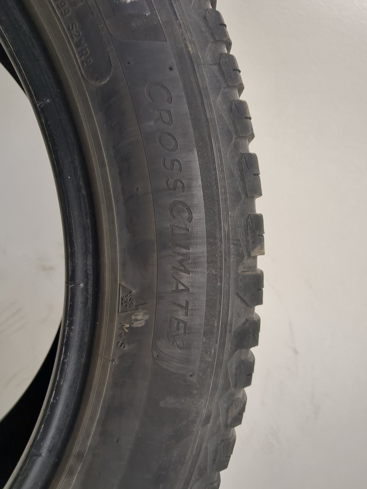 Used Tire 235/50R18 MICHELIN CROSS CLIMATE 2 97H - Tread Depth 6/32 - Oemusedautoparts1.com