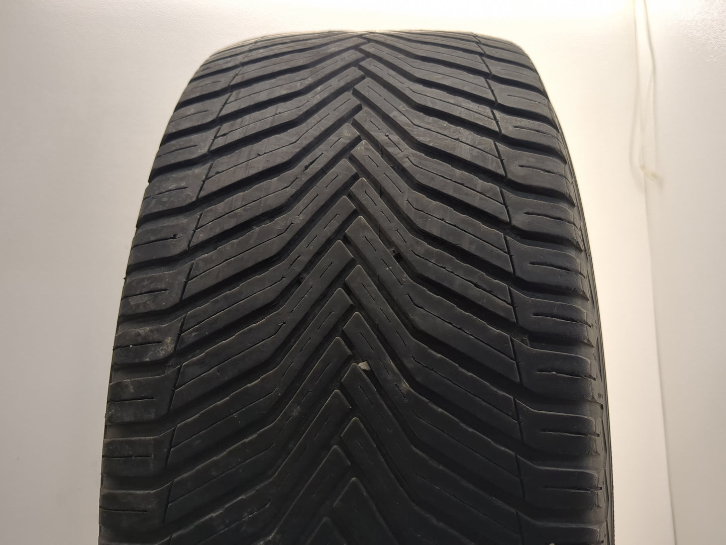 Used Tire 235/50R18 MICHELIN CROSS CLIMATE 2 97H - Tread Depth 6/32 - Oemusedautoparts1.com
