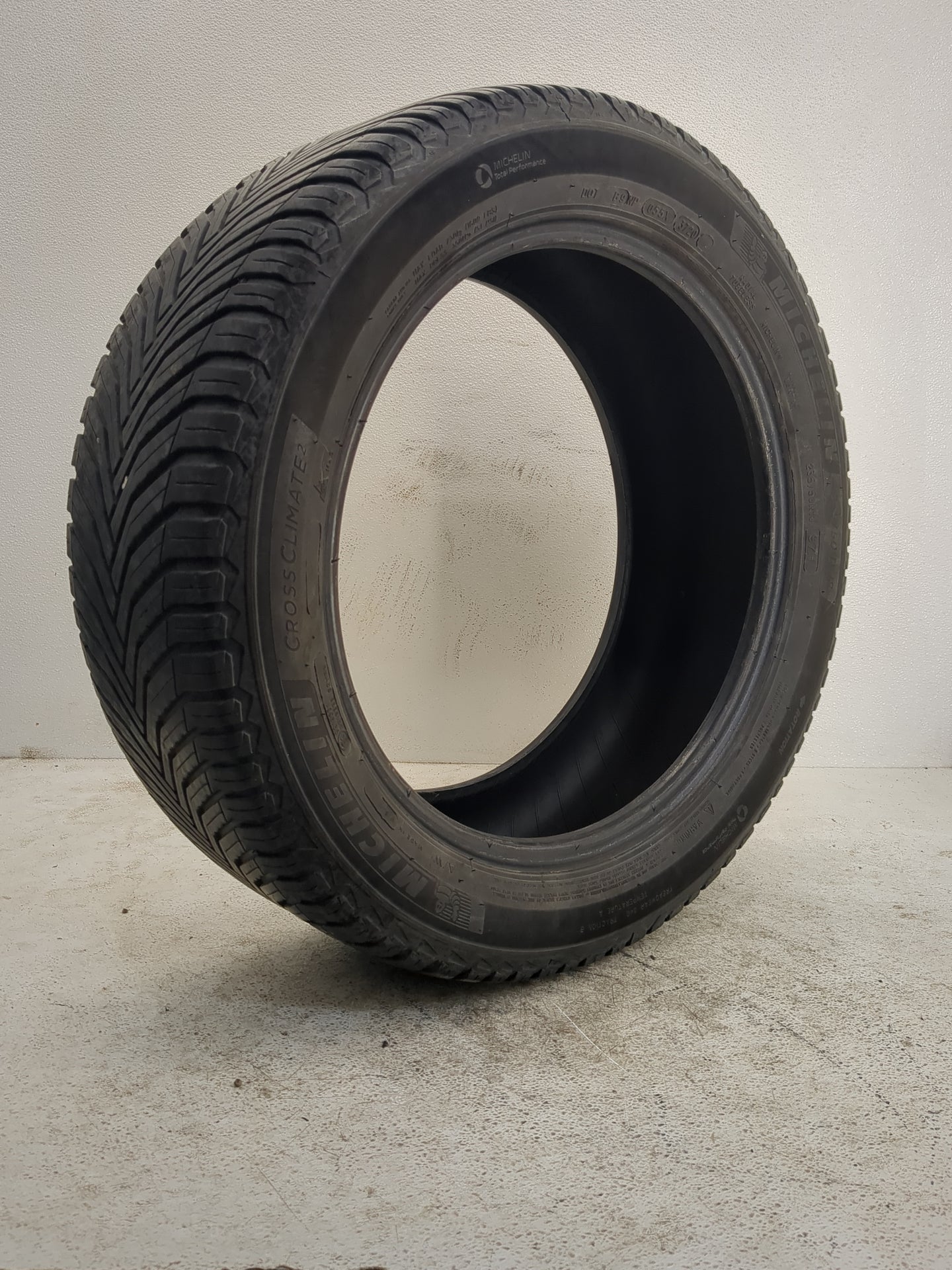 Used Tire 235/50R18 MICHELIN CROSSCLIMATE2 97H - Tread Depth 6/32 - Oemusedautoparts1.com