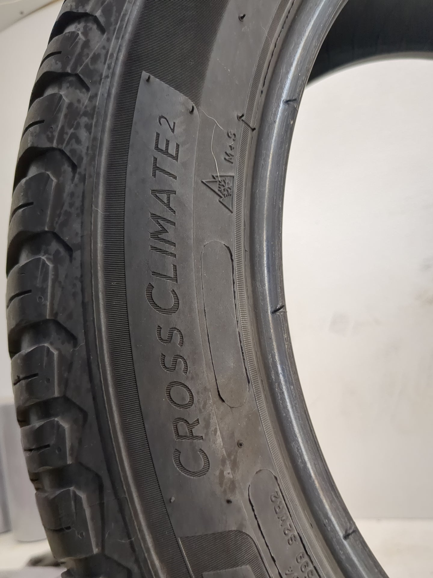 Used Tire 235/50R18 MICHELIN CROSSCLIMATE2 97H - Tread Depth 6/32 - Oemusedautoparts1.com