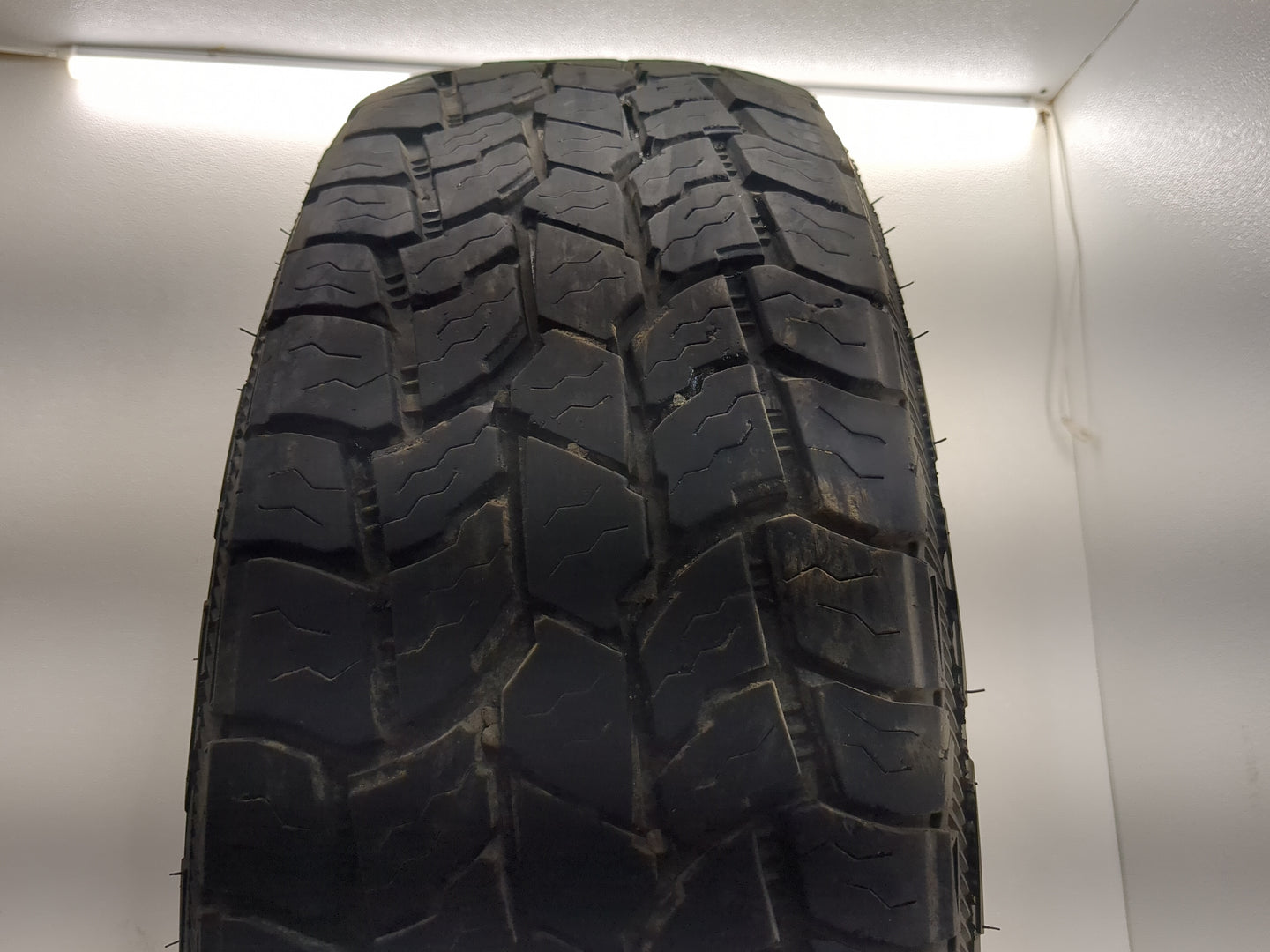 Used Tire 255/75R16 MASTERCRAFT COURSER AXT 116T - Tread Depth 11/32 - Oemusedautoparts1.com