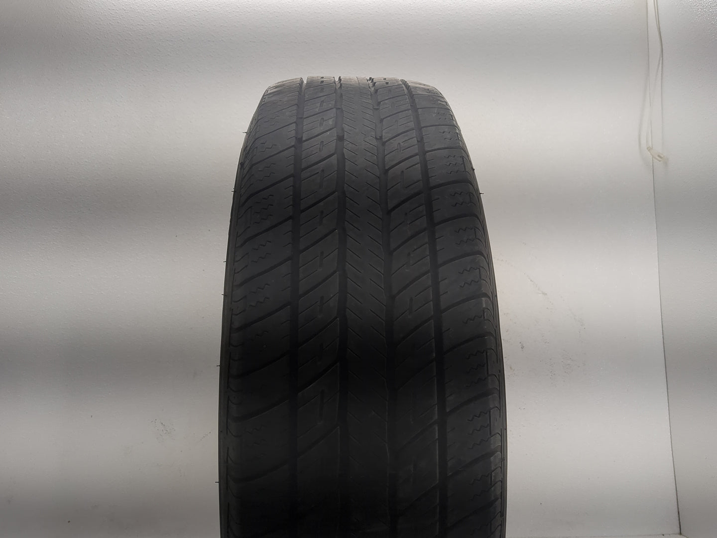 Used Tire 205/75R16 UNIROYAL TIGERPAW TOURING AS 97H - Tread Depth 7/32 - Oemusedautoparts1.com