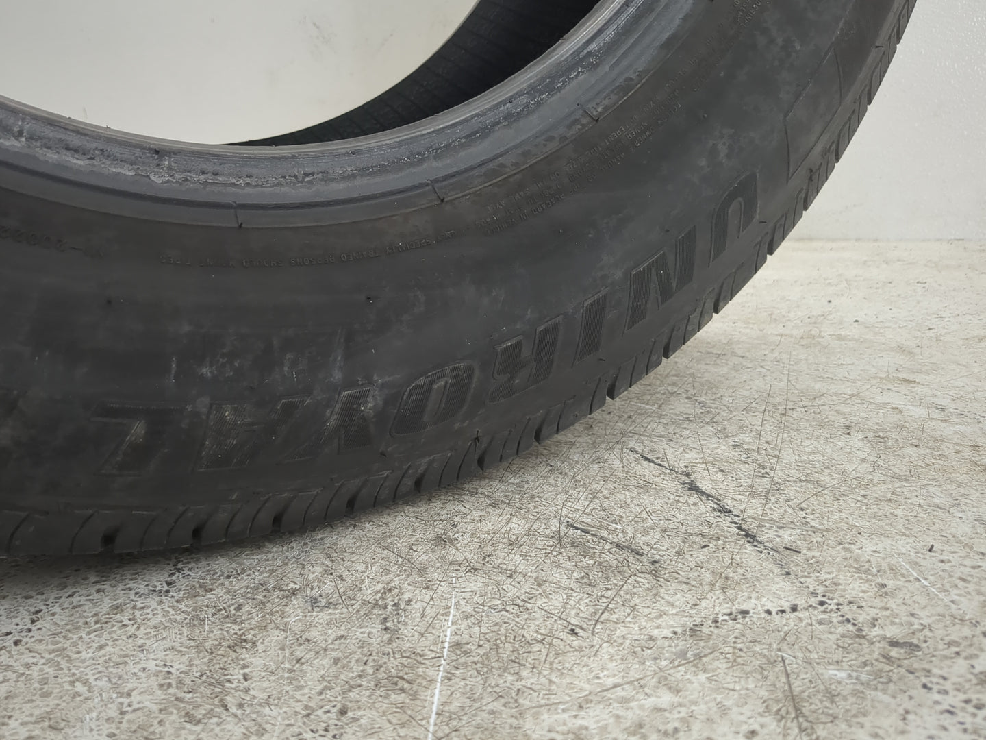 Used Tire 205/75R16 UNIROYAL TIGERPAW TOURING AS 97H - Tread Depth 7/32 - Oemusedautoparts1.com