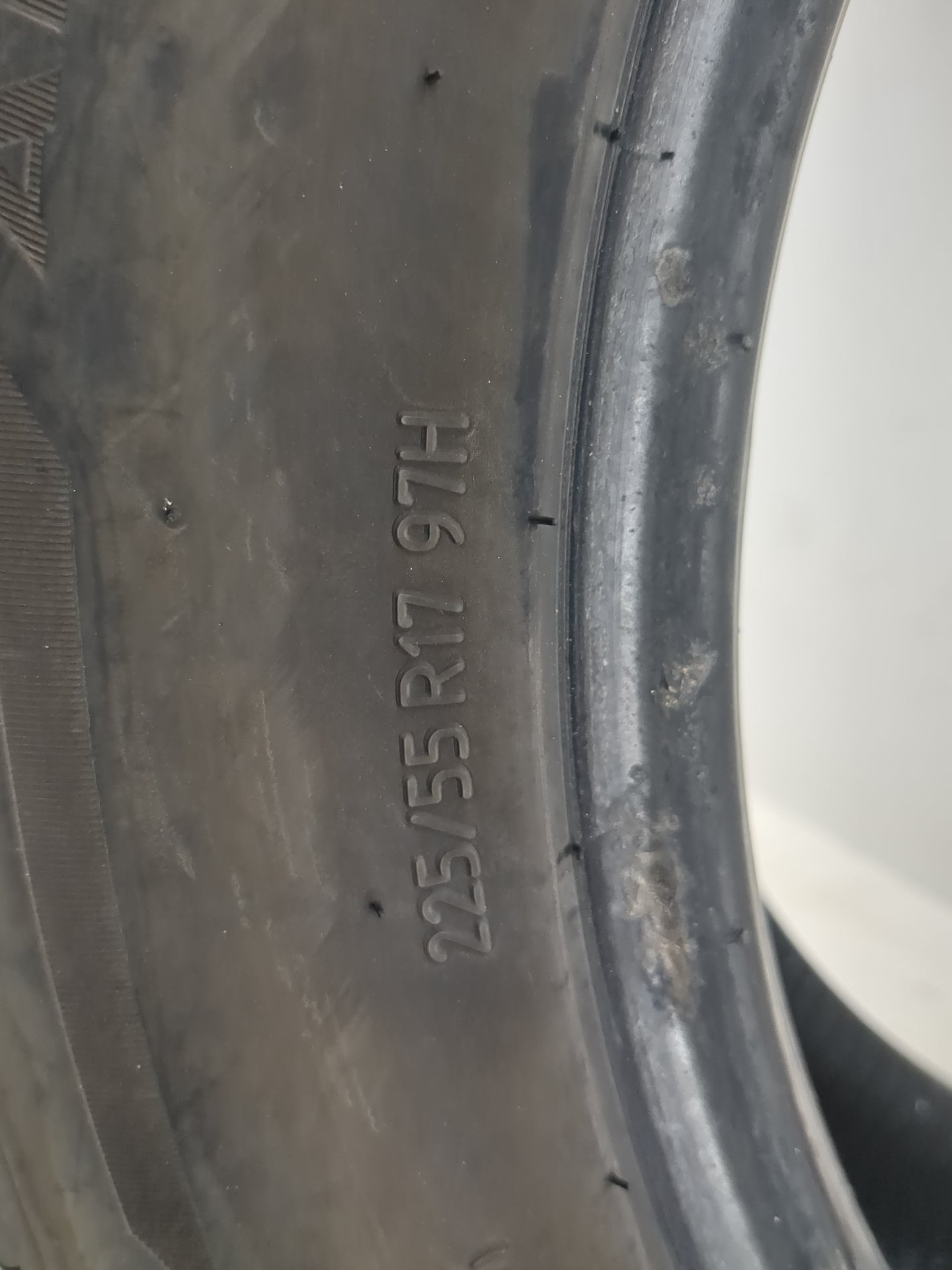 Used Tire 225/55R17 BFGOODRICH ADVANTAGE CONTROL ALL SEASON 97H - 10/32 - Oemusedautoparts1.com