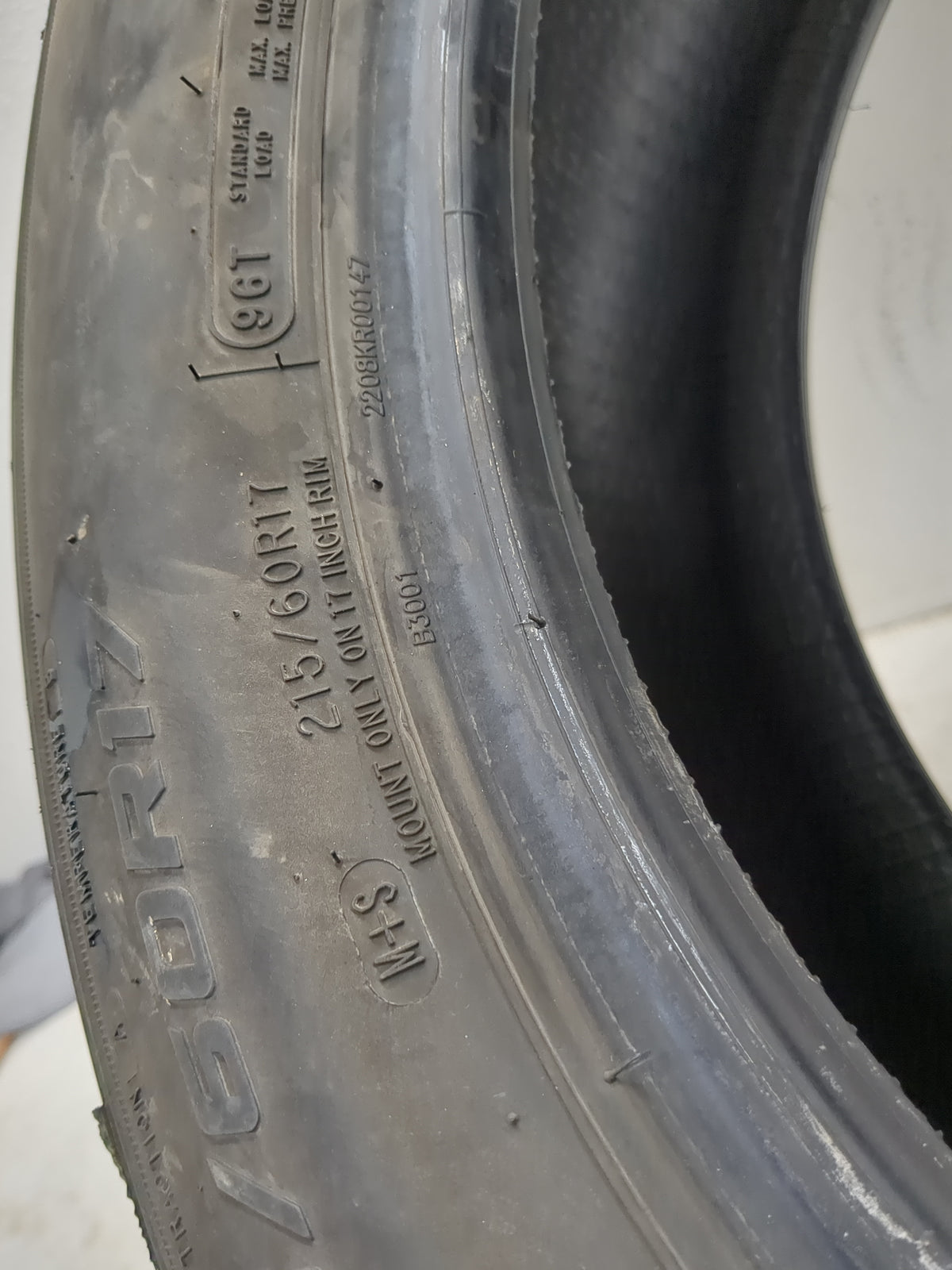 Used Tire 215/60R17 STARFIRE SOLARUS AS 96T - Tread Depth 9/32 - Oemusedautoparts1.com