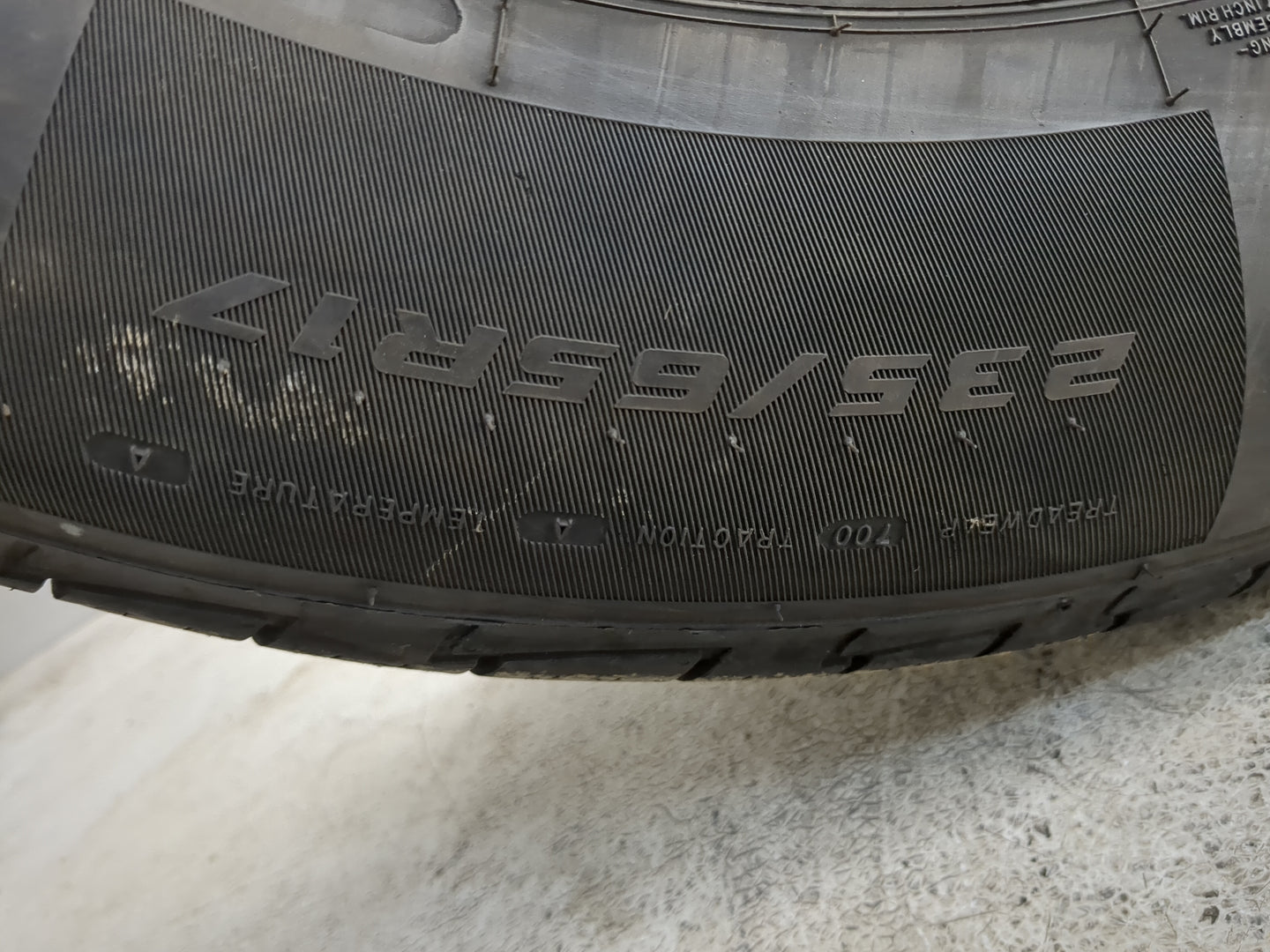Used Tire 235/65R17 MASTERCRAFT COURSER QUEST PLUS 104H - Tread Depth 10/32 - Oemusedautoparts1.com