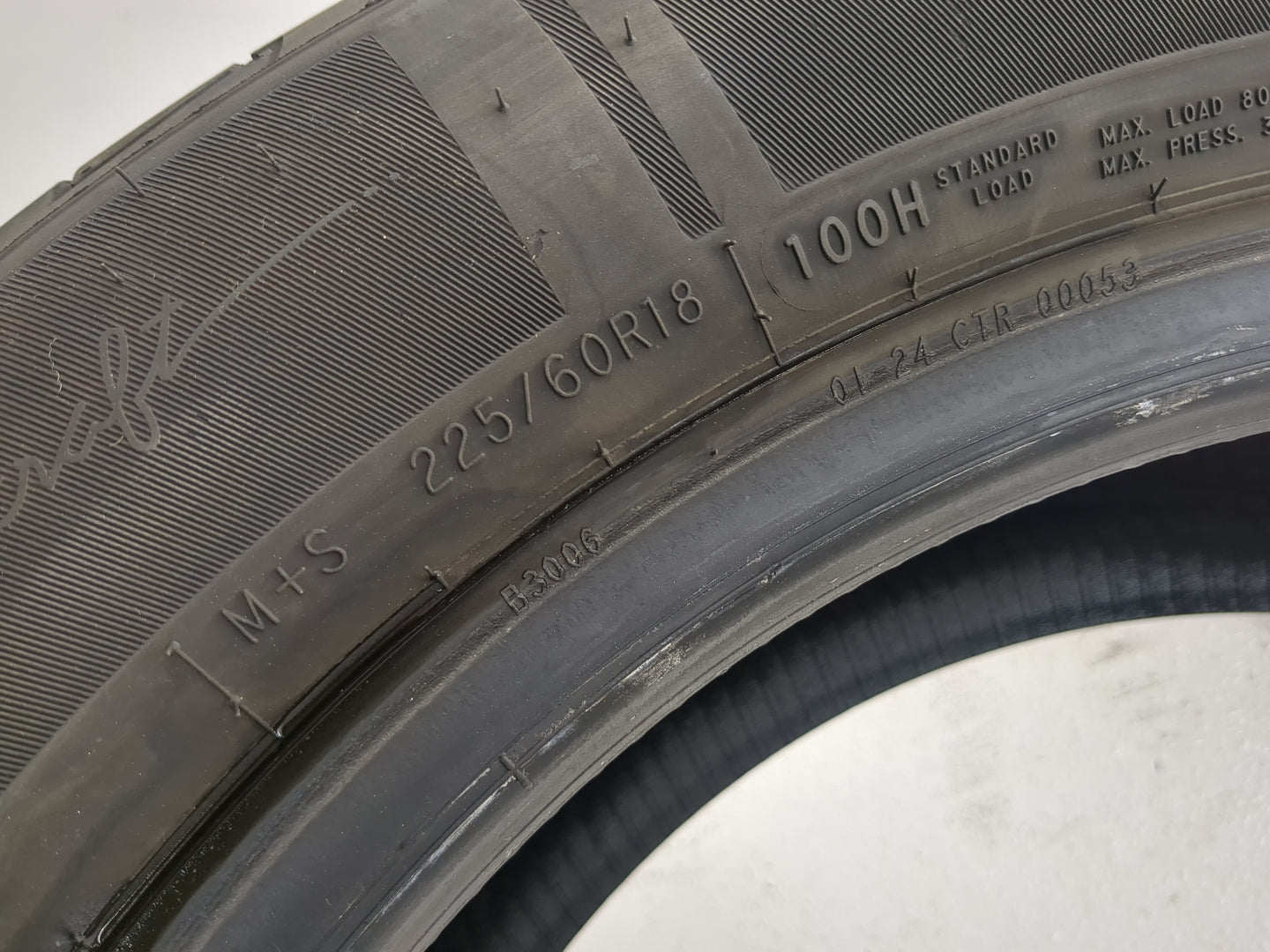 Used Tire 225/60R18 MASTERCRAFT COURSER QUEST PLUS 100H - Tread Depth 10/32 - Oemusedautoparts1.com