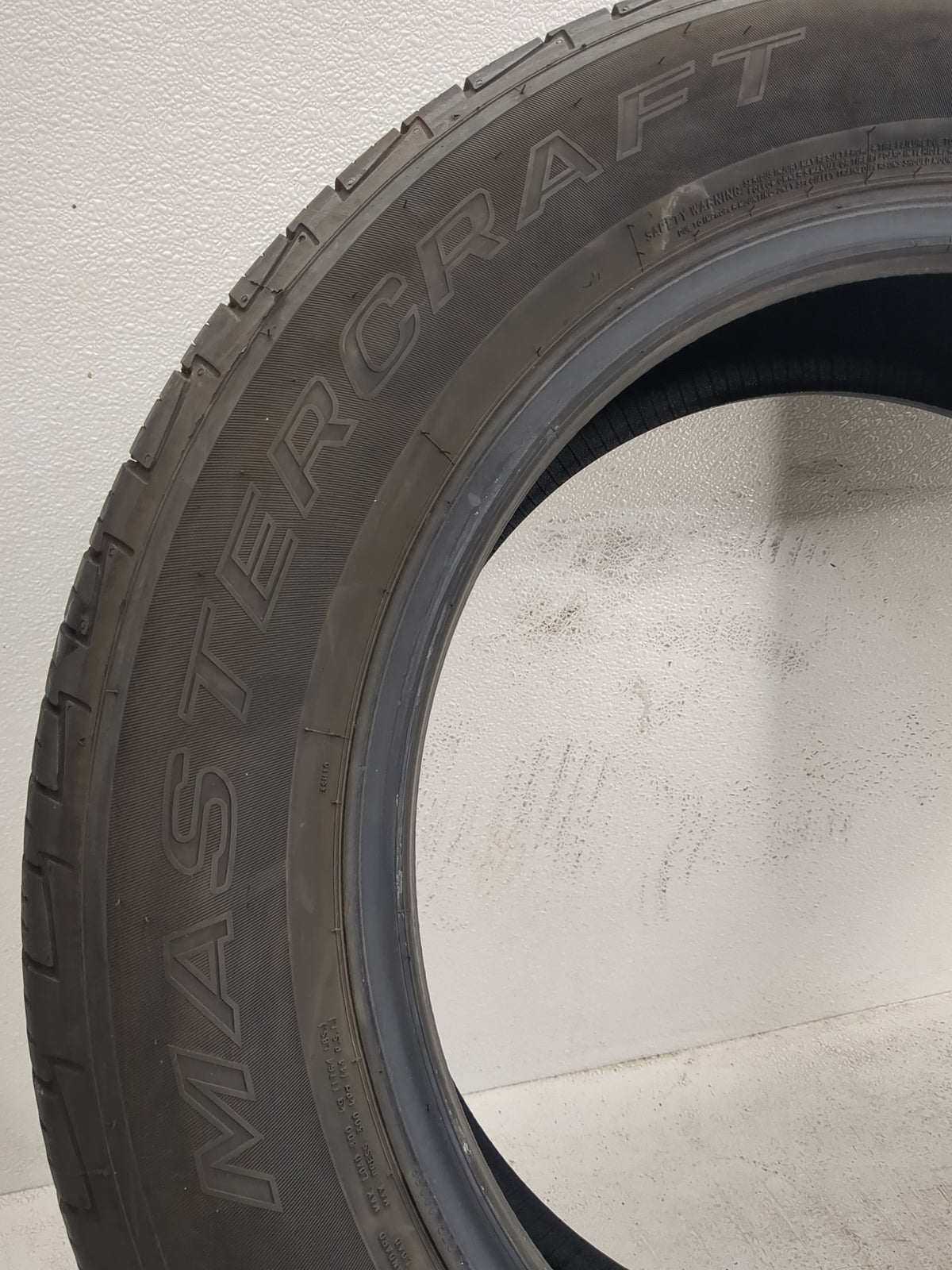 Used Tire 225/60R18 MASTERCRAFT COURSER QUEST PLUS 100H - Tread Depth 10/32 - Oemusedautoparts1.com