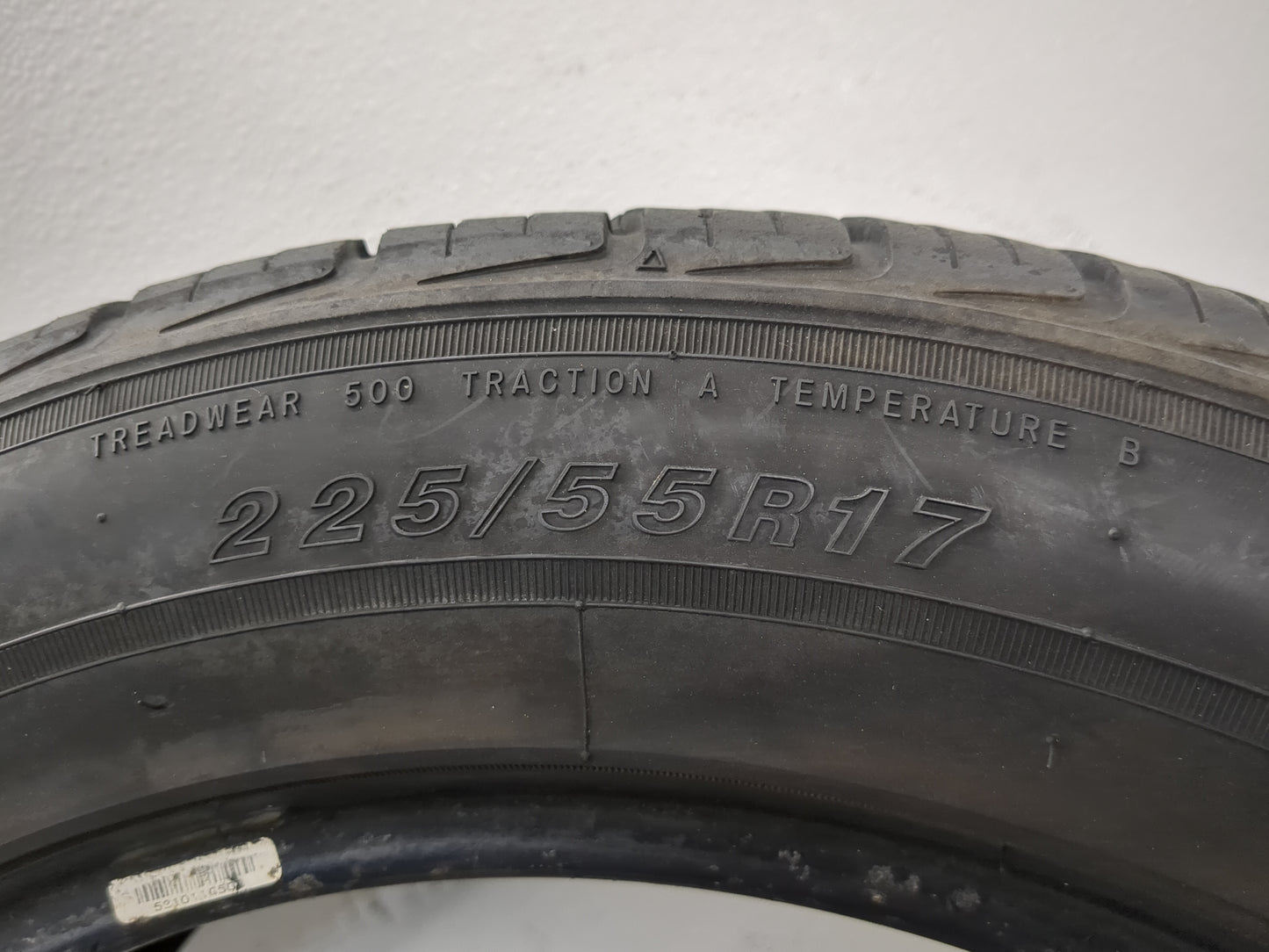 Used Tire 225/55R17 GRAND PRIX TOUR RS 97T - Tread Depth 10/32 - Oemusedautoparts1.com