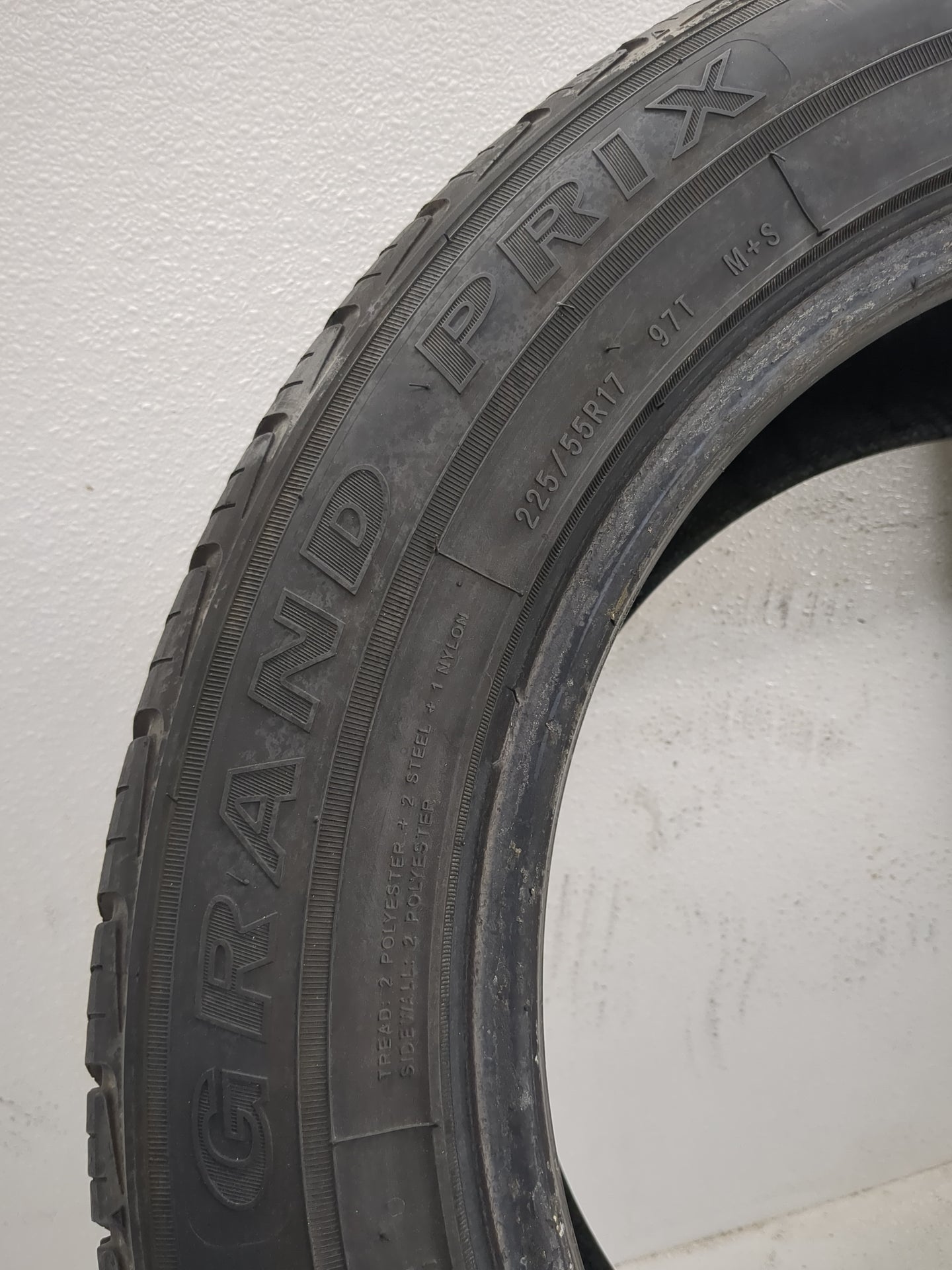 Used Tire 225/55R17 GRAND PRIX TOUR RS 97T - Tread Depth 10/32 - Oemusedautoparts1.com