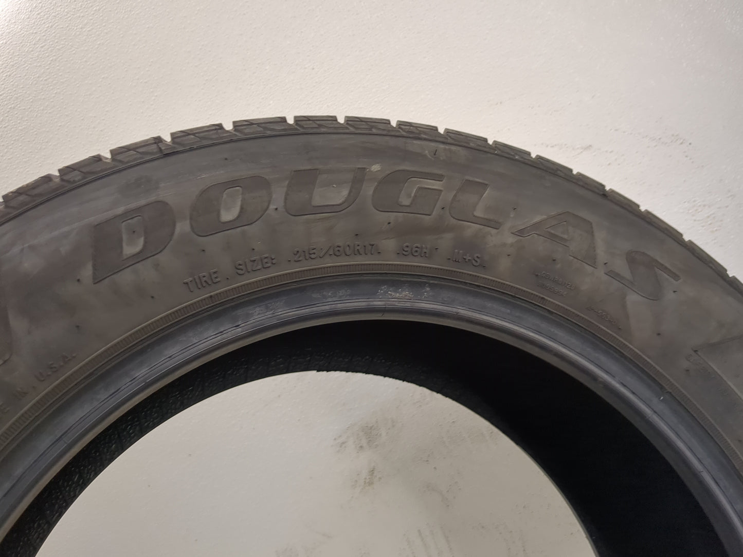 Used Tire 215/60R17 DOUGLAS TOURING A/S 96H - Tread Depth 7/32 - Oemusedautoparts1.com