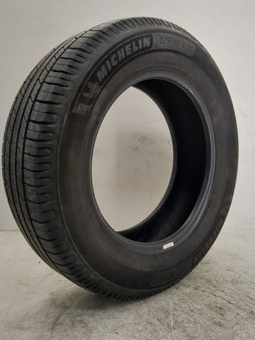 Used Tire 225/65R17 MICHELIN DEFENDER 2 102H - Tread Depth 7/32 - Oemusedautoparts1.com