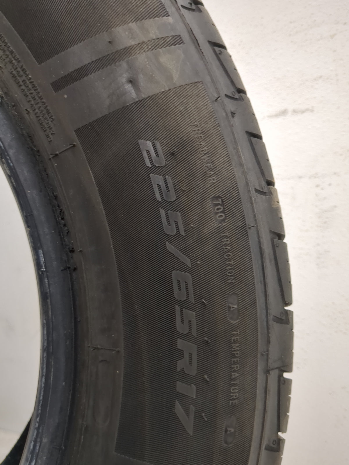 Used Tire 225/65R17 MASTERCRAFT COURSER QUEST PLUS 102H - Tread Depth 8.5/32 - Oemusedautoparts1.com