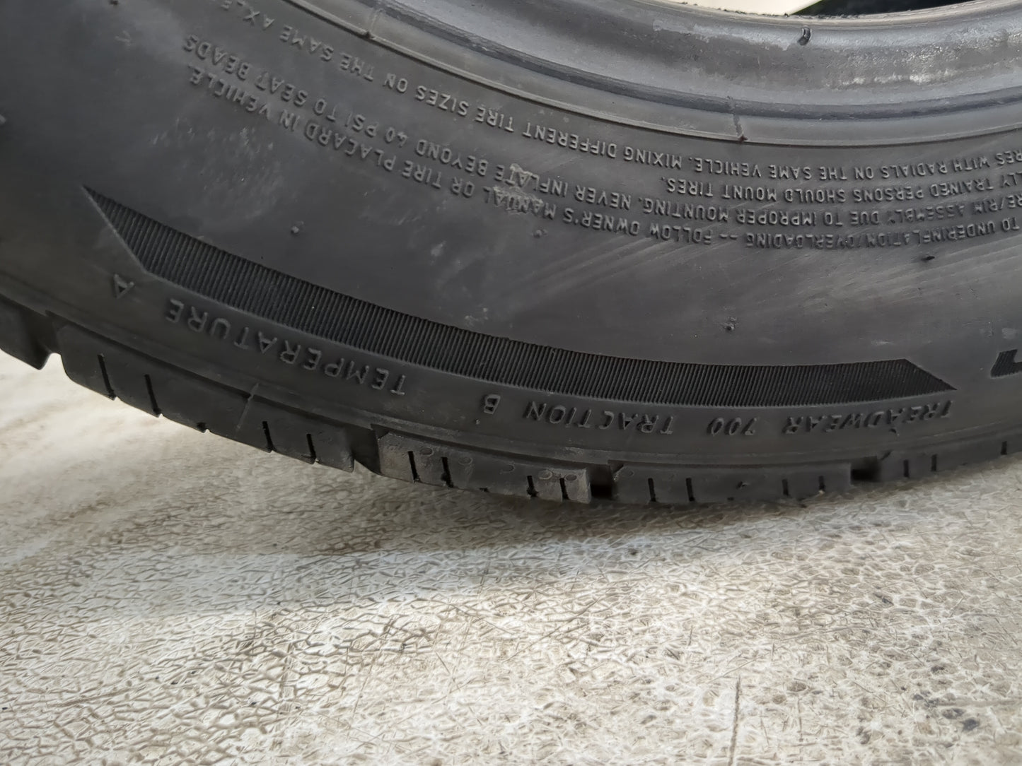 Used Tire 185/60R15 BFGOODRICH ADVANTAGE CONTROL ALL SEASON 84H - 6.5/32 - Oemusedautoparts1.com