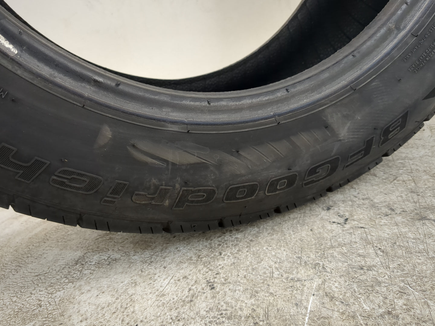 Used Tire 185/60R15 BFGOODRICH ADVANTAGE CONTROL ALL SEASON 84H - 6.5/32 - Oemusedautoparts1.com