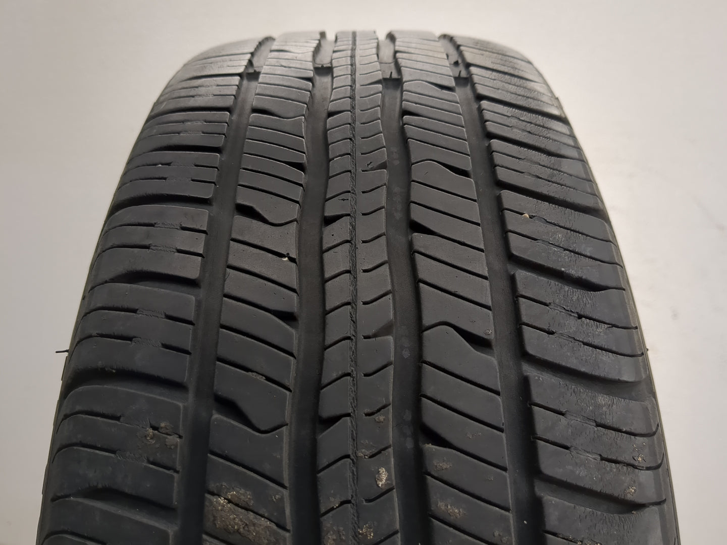 Used Tire 185/60R15 BFGOODRICH ADVANTAGE CONTROL ALL SEASON 84H - 6.5/32 - Oemusedautoparts1.com