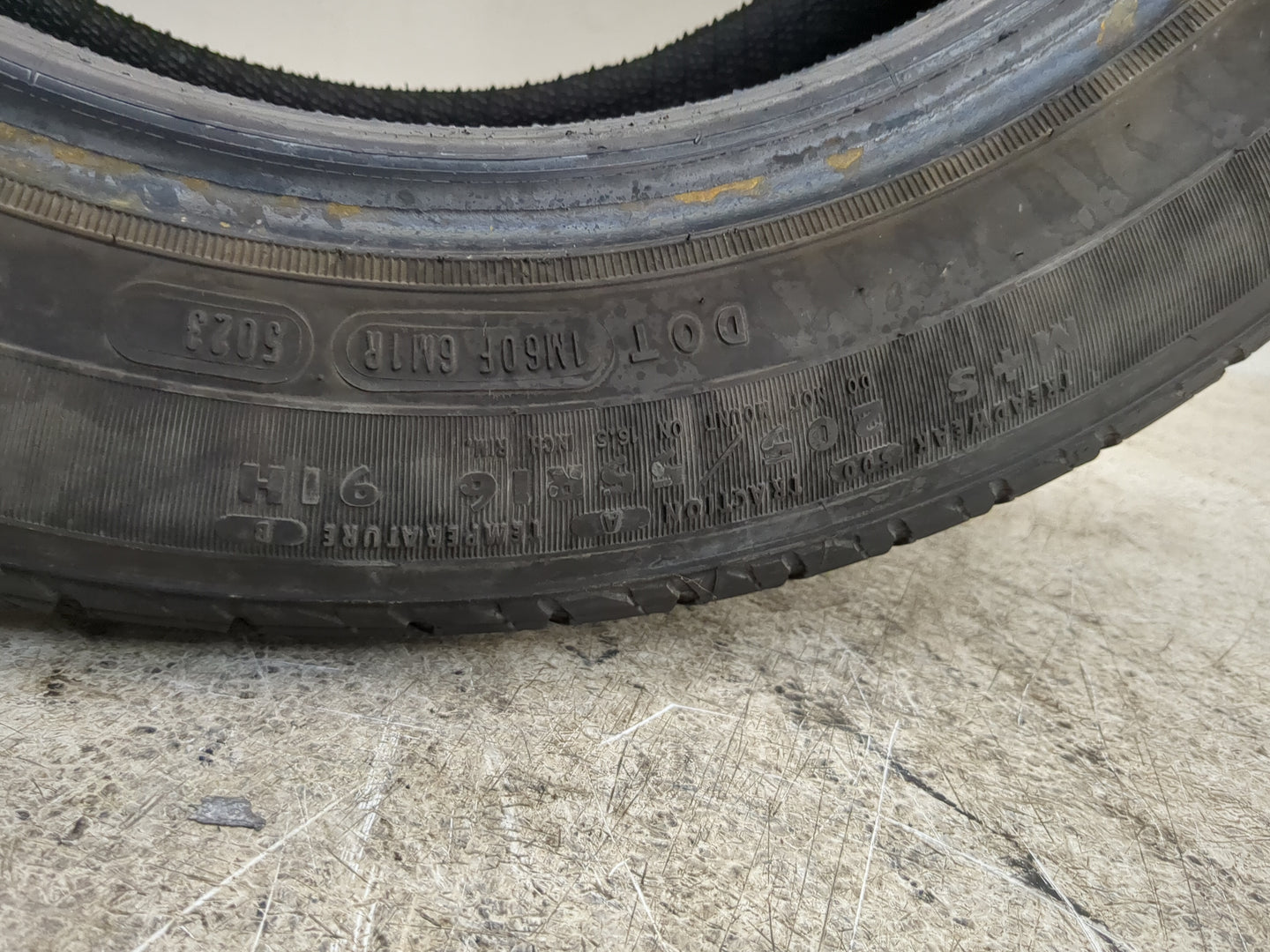 Used Tire 205/55R16 DOUGLAS TOURING A/S 91H - Tread Depth 6.5/32 - Oemusedautoparts1.com